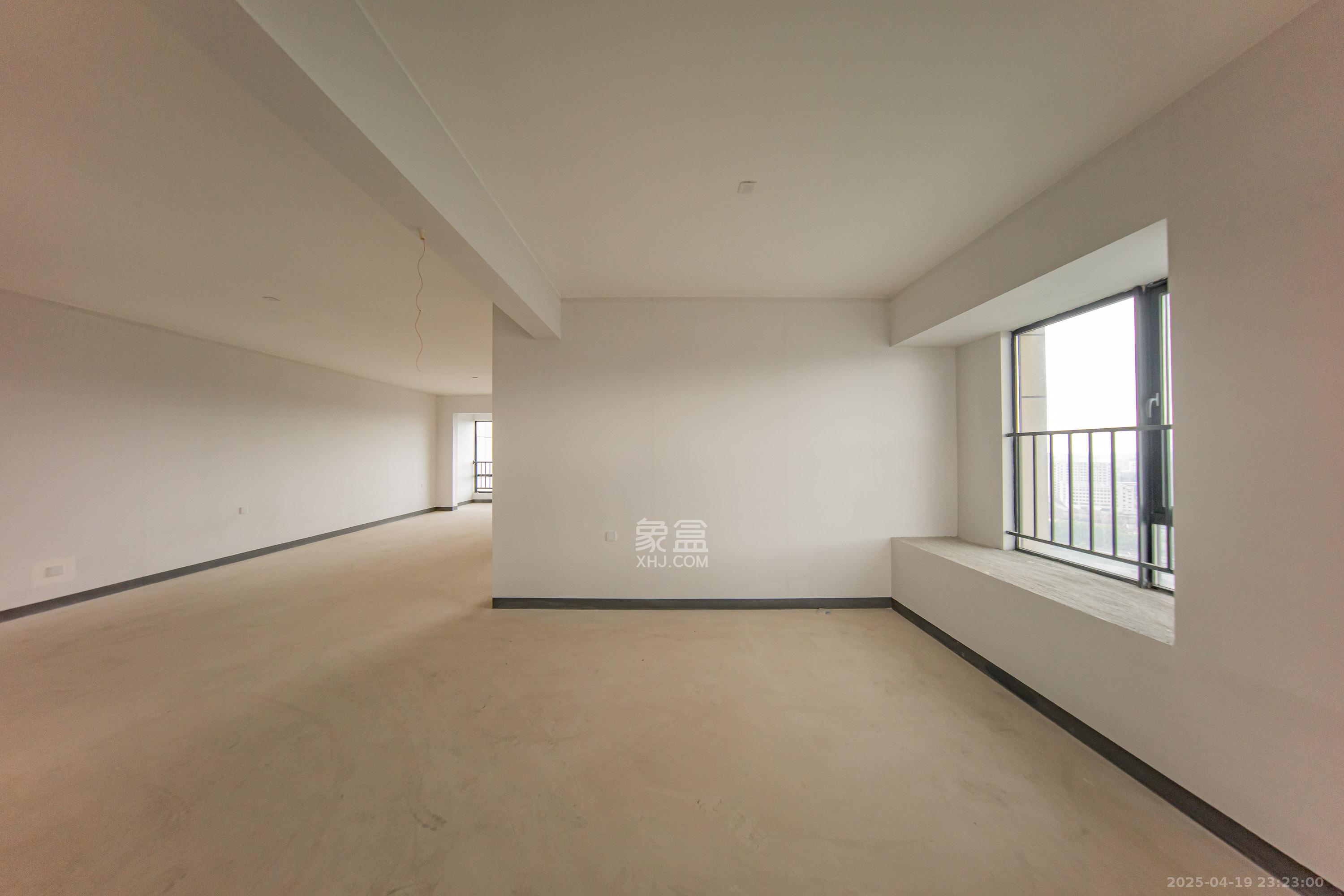 建投象山国际  4室2厅2卫   152.00万卧室
