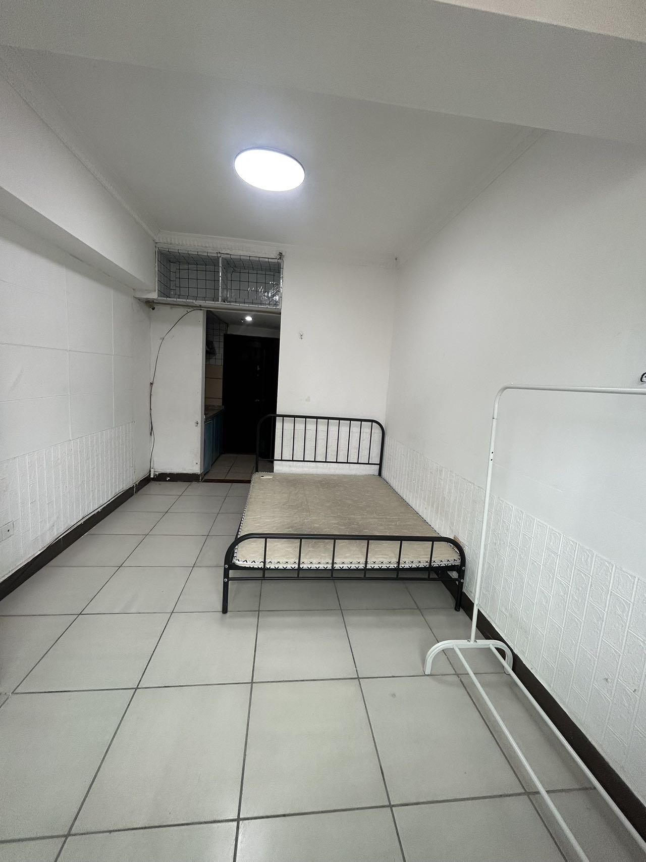 飞龙公寓  1室1厅1卫    30.0万 飞龙公寓  1室1厅1卫    30.0万客厅