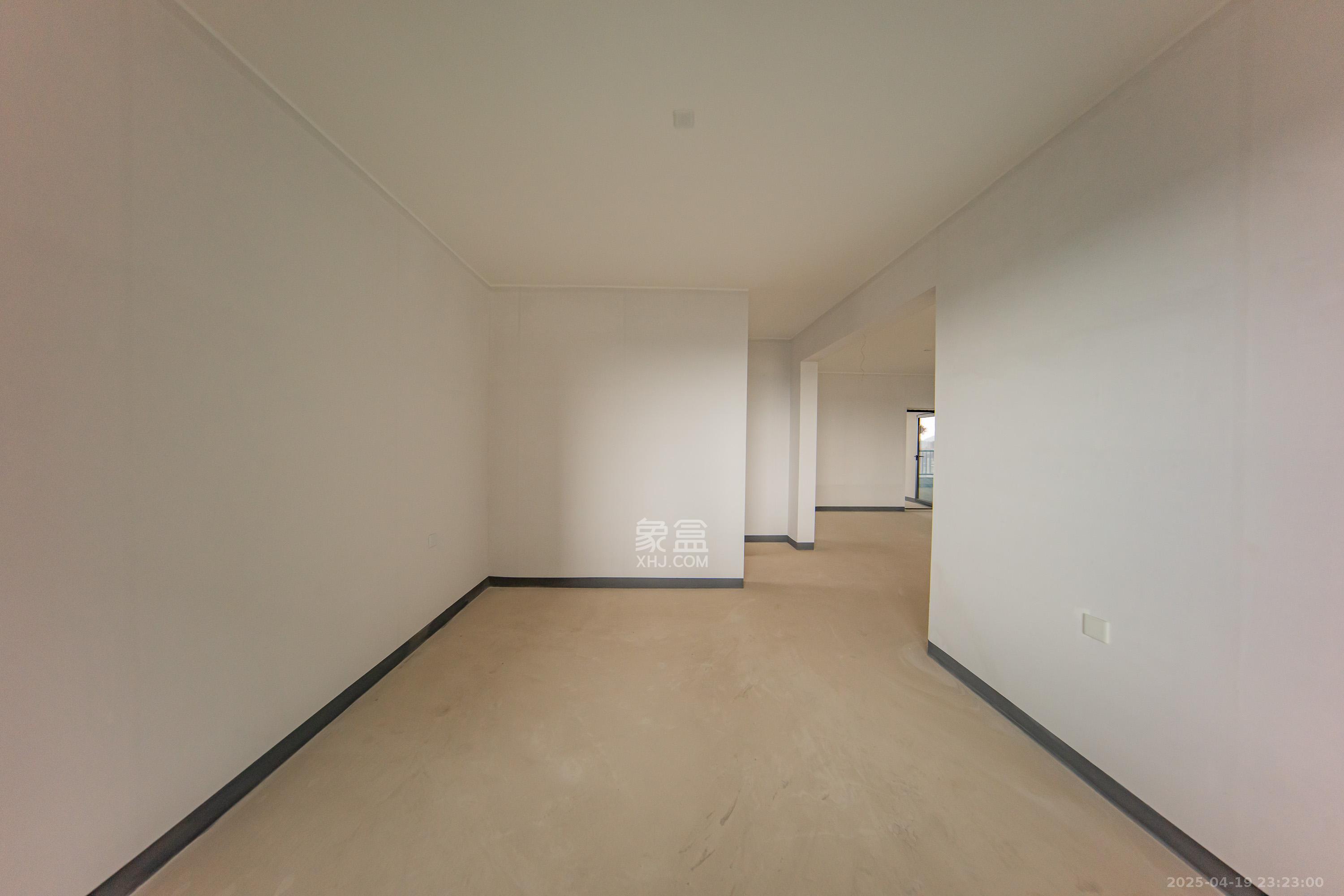 建投象山国际  4室2厅2卫   152.00万卧室