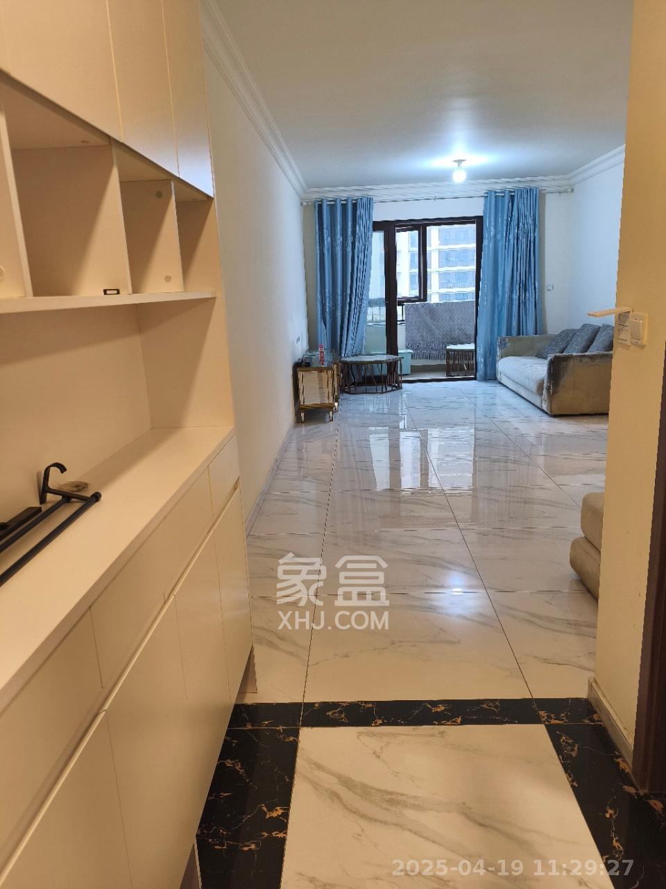 碧桂园潭州府  3室2厅2卫    2700.0元/月 碧桂园潭州府  3室2厅2卫    2700.0元/月室内图