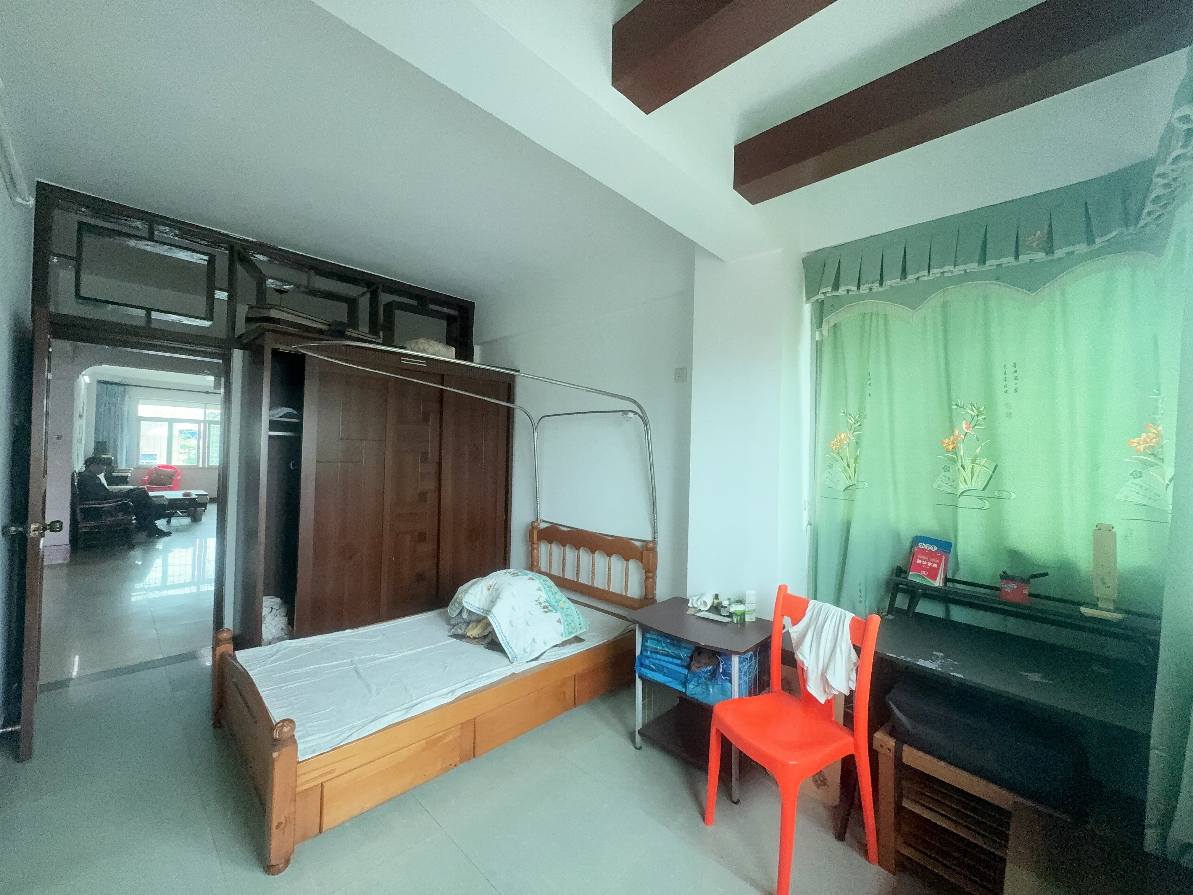 电镀厂宿舍 3室2厅2卫 85.0万 电镀厂宿舍 3室2厅2卫 85.0万客厅