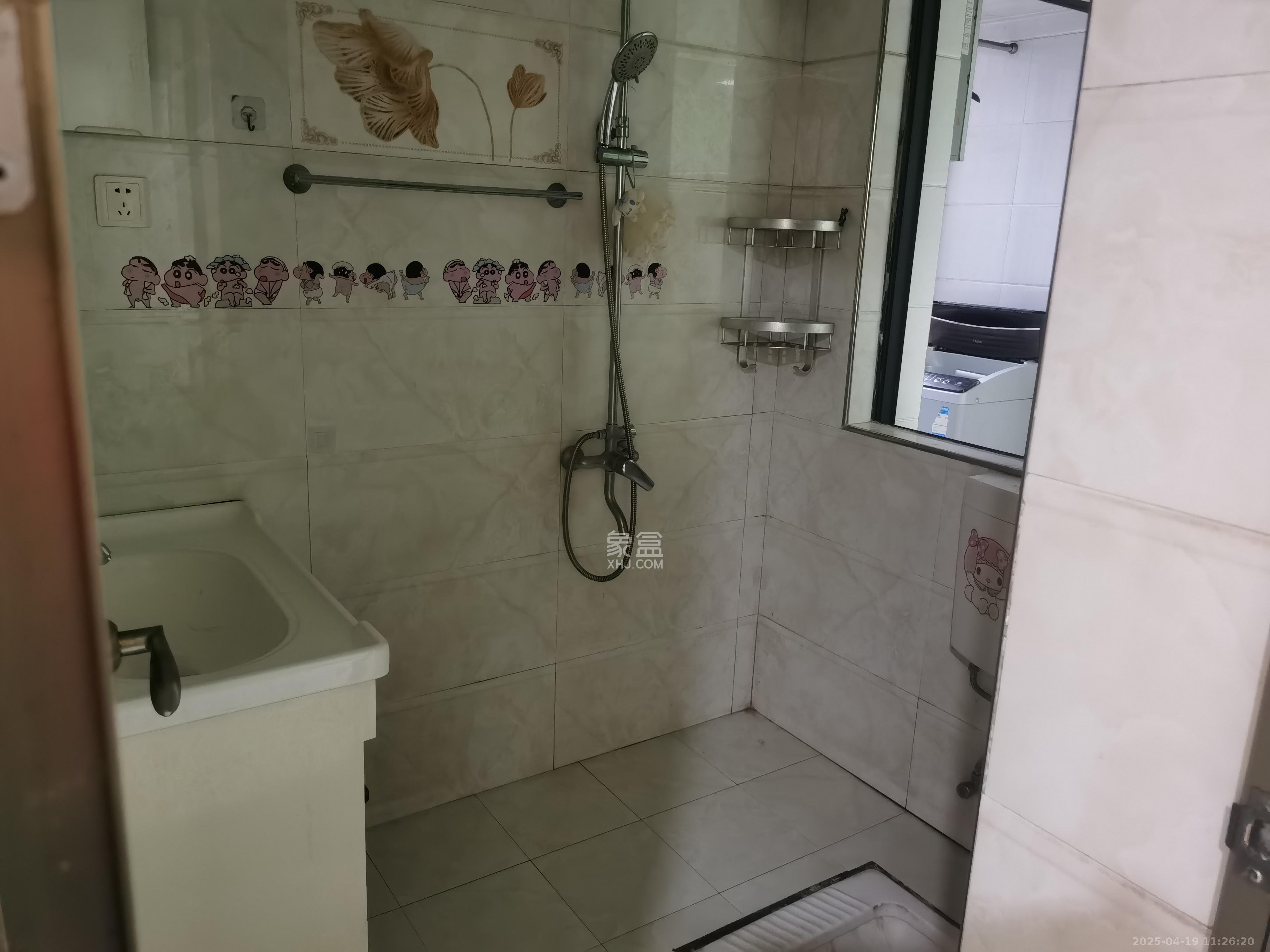 三一街区  2室2厅1卫   1700.00元/月室内图