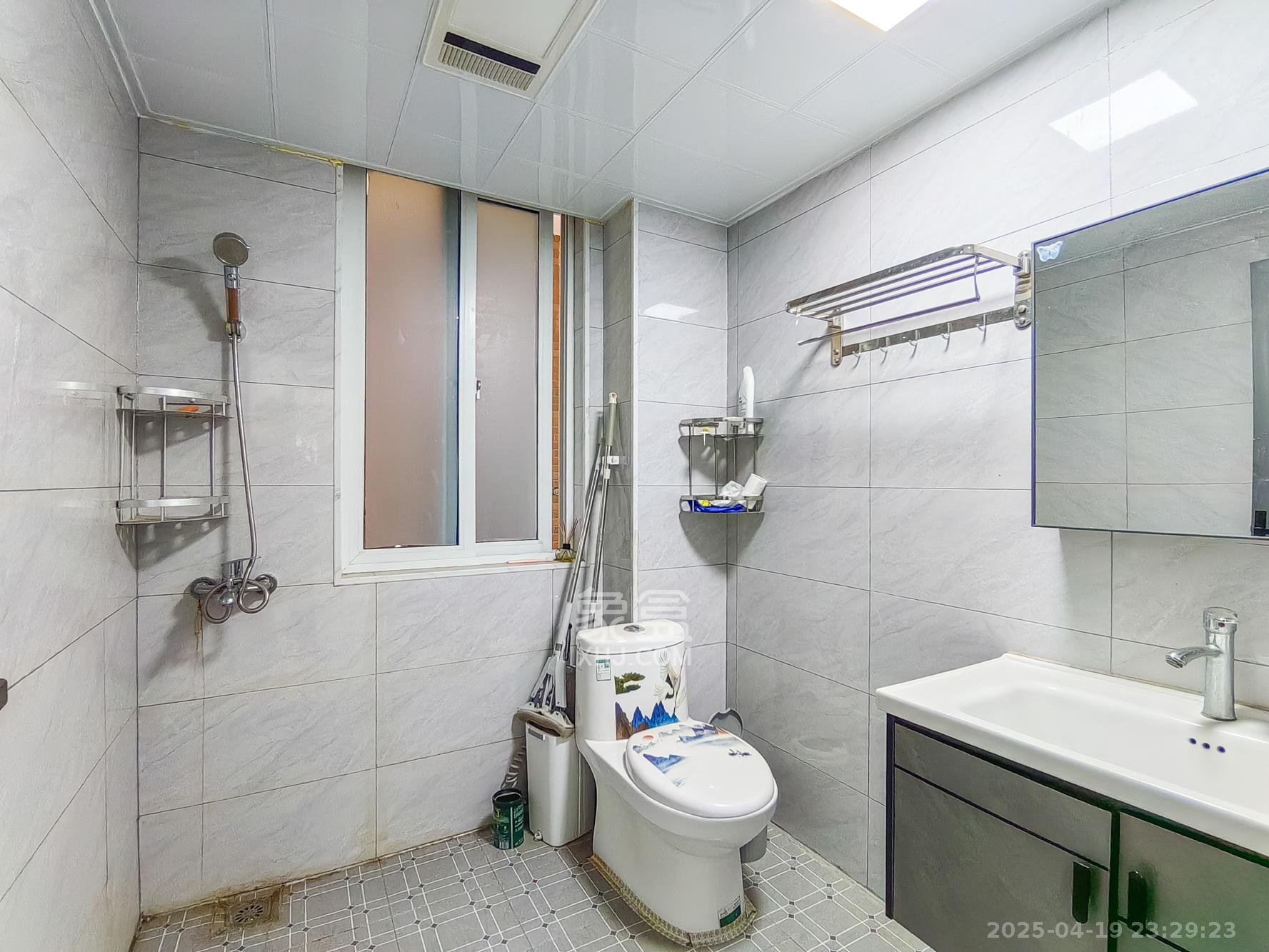 中安善化国际 3室2厅2卫 76.0万 中安善化国际 3室2厅2卫 76.0万卫生间