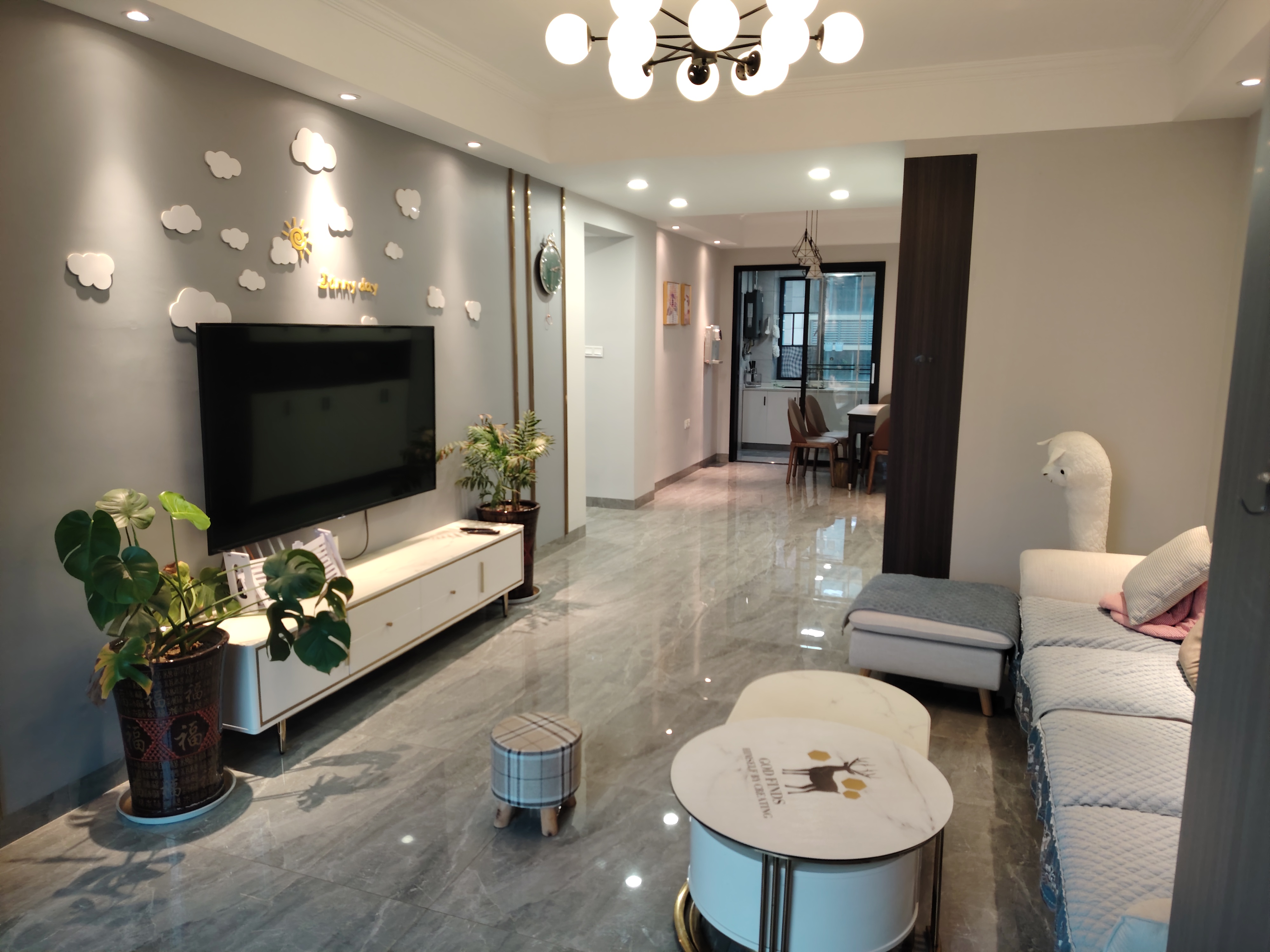 盛世金龙湾 3室2厅2卫 2000.0元/月 盛世金龙湾 3室2厅2卫 2000.0元/月户型图