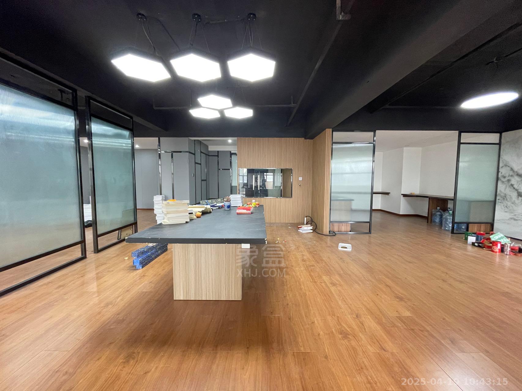 华晨御园 1室0厅0卫 2000.0元/月 华晨御园 1室0厅0卫 2000.0元/月室内图