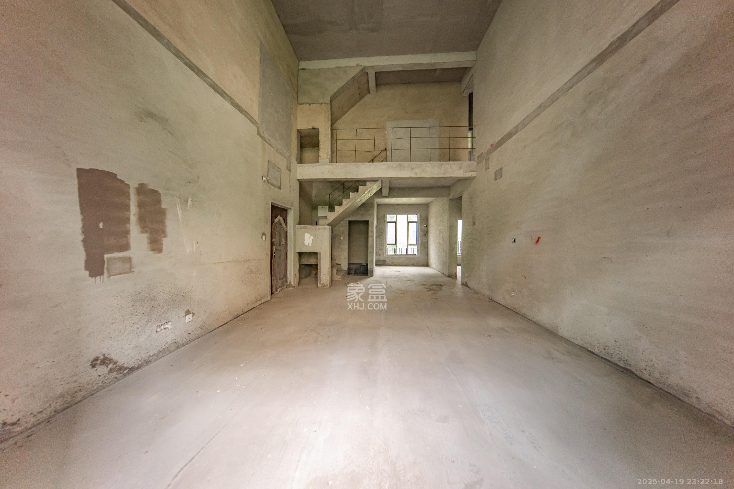 江山帝景雅墅(普罗旺斯)  5室2厅4卫    330.0万 江山帝景雅墅(普罗旺斯)  5室2厅4卫    330.0万