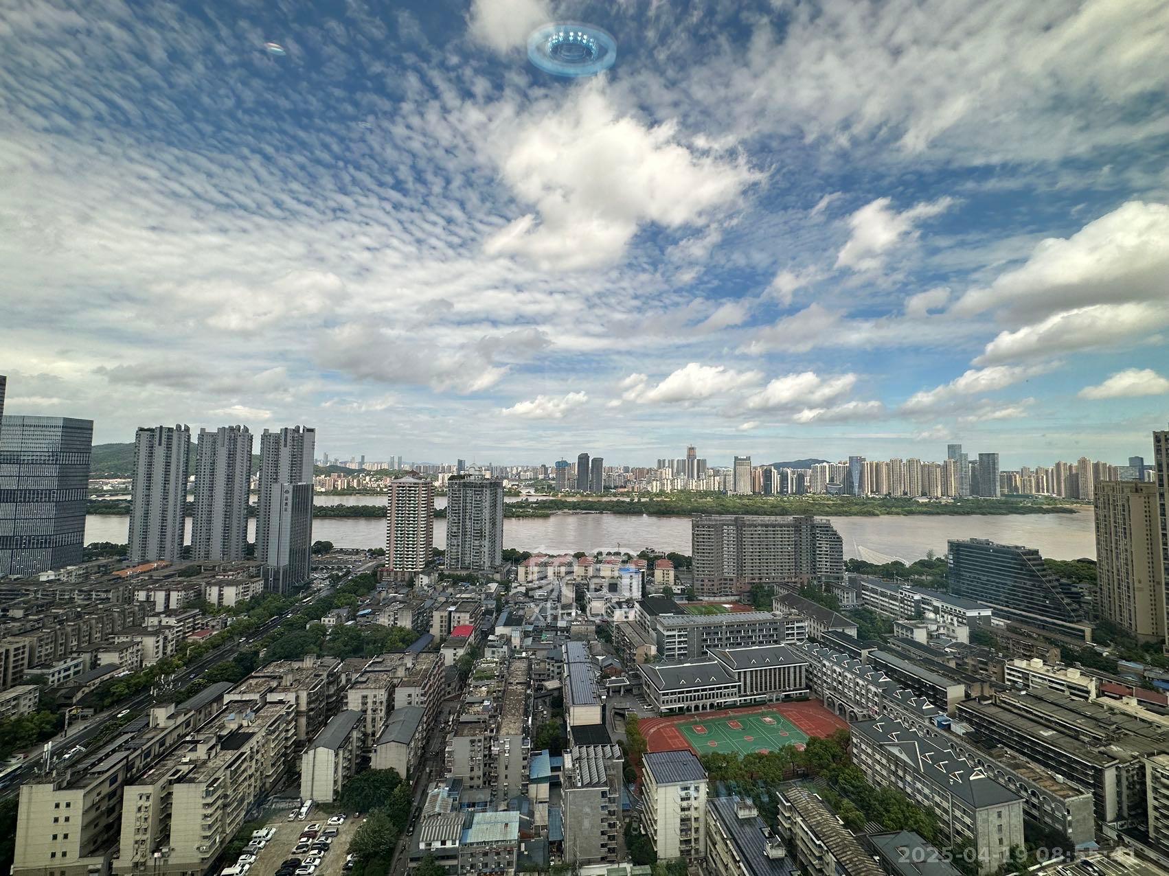 华润置地中心  1室0厅1卫   2400.00元/月室内图