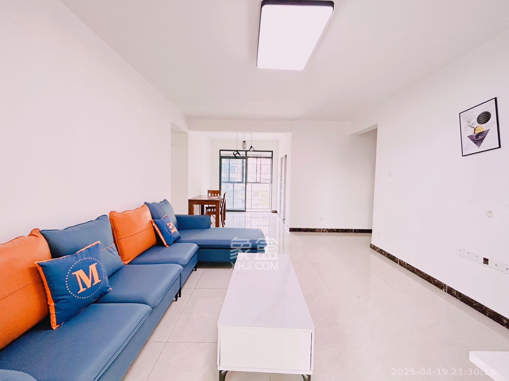 江南华府 4室2厅1卫 2800.0元/月 江南华府 4室2厅1卫 2800.0元/月室内图