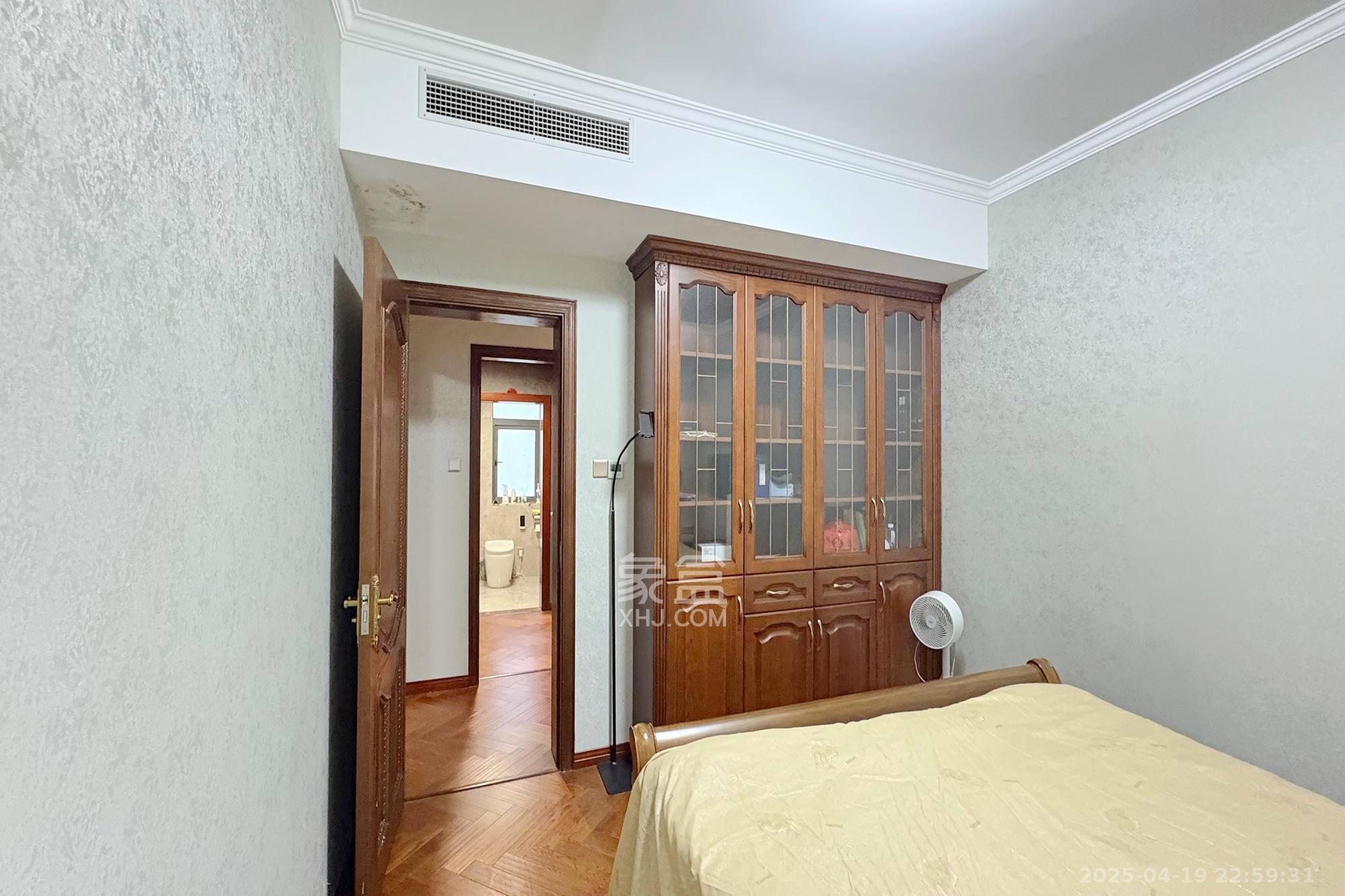 湖南宾馆 3室2厅2卫 320.0万 湖南宾馆 3室2厅2卫 320.0万卫生间