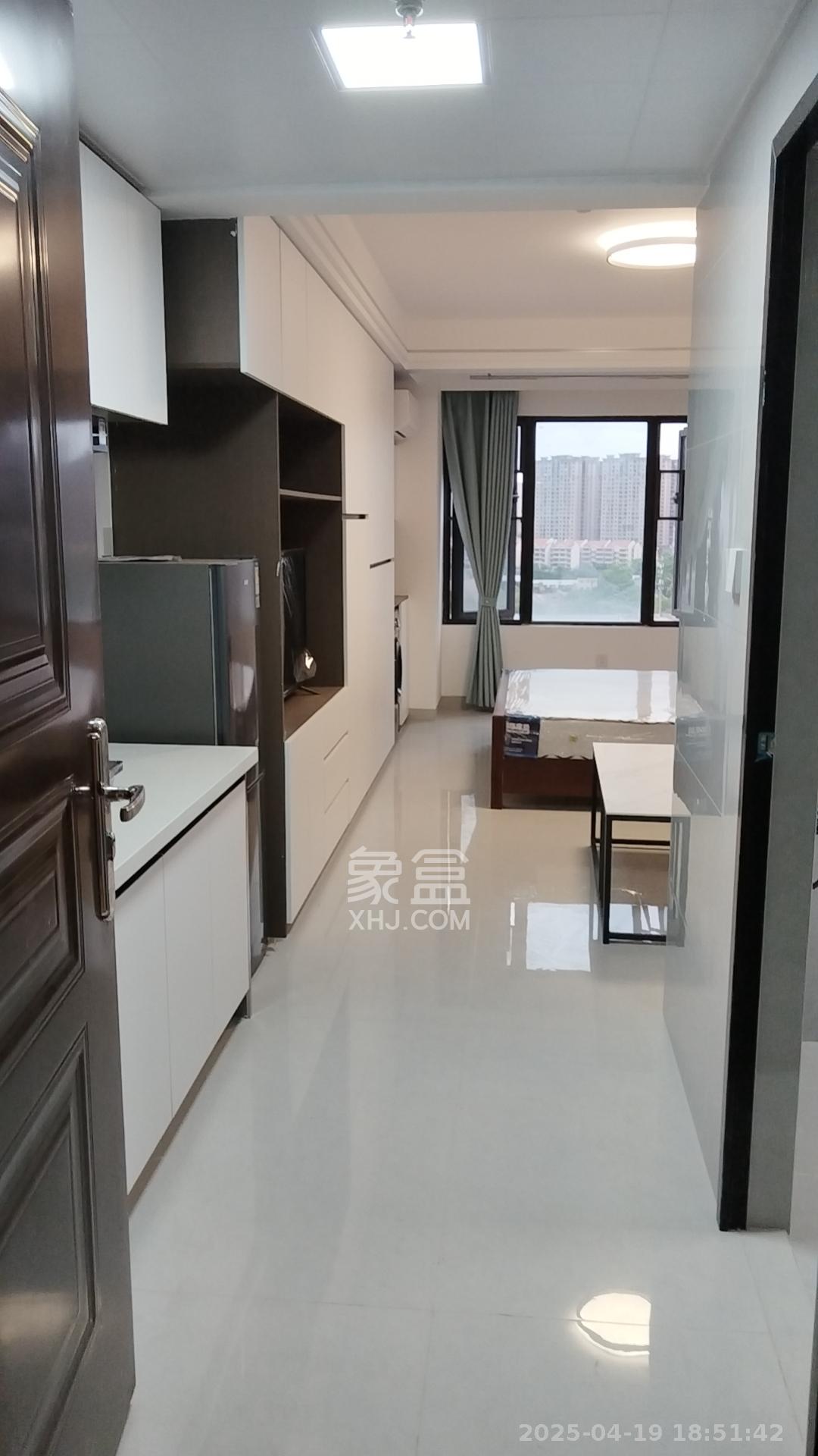 中海珑悦府  1室0厅0卫   1400.00元/月室内图1