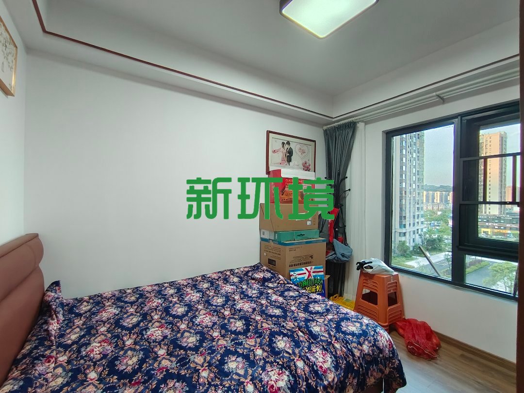荣盛花语书院  3室2厅2卫   91.00万客厅