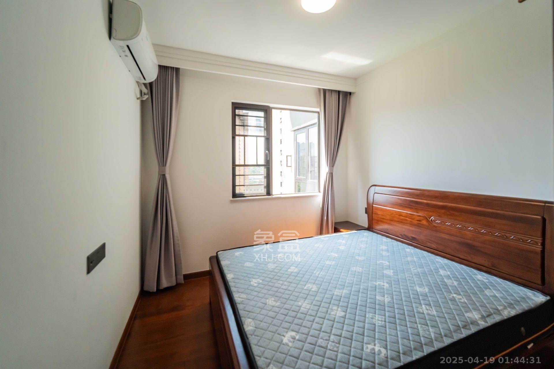 美的置业广场 4室2厅2卫 3500.0元/月 美的置业广场 4室2厅2卫 3500.0元/月室内图