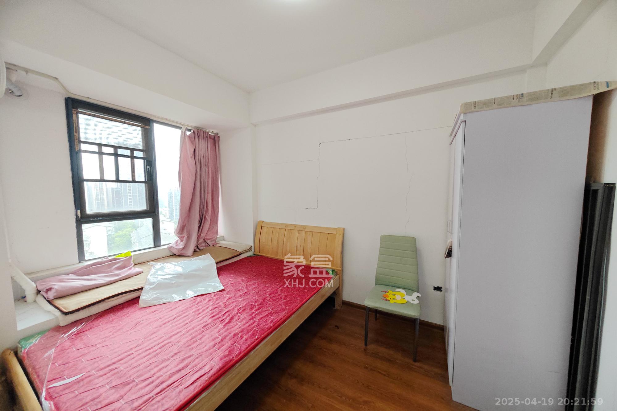 建发中央悦府  3室2厅1卫   125.00万卧室