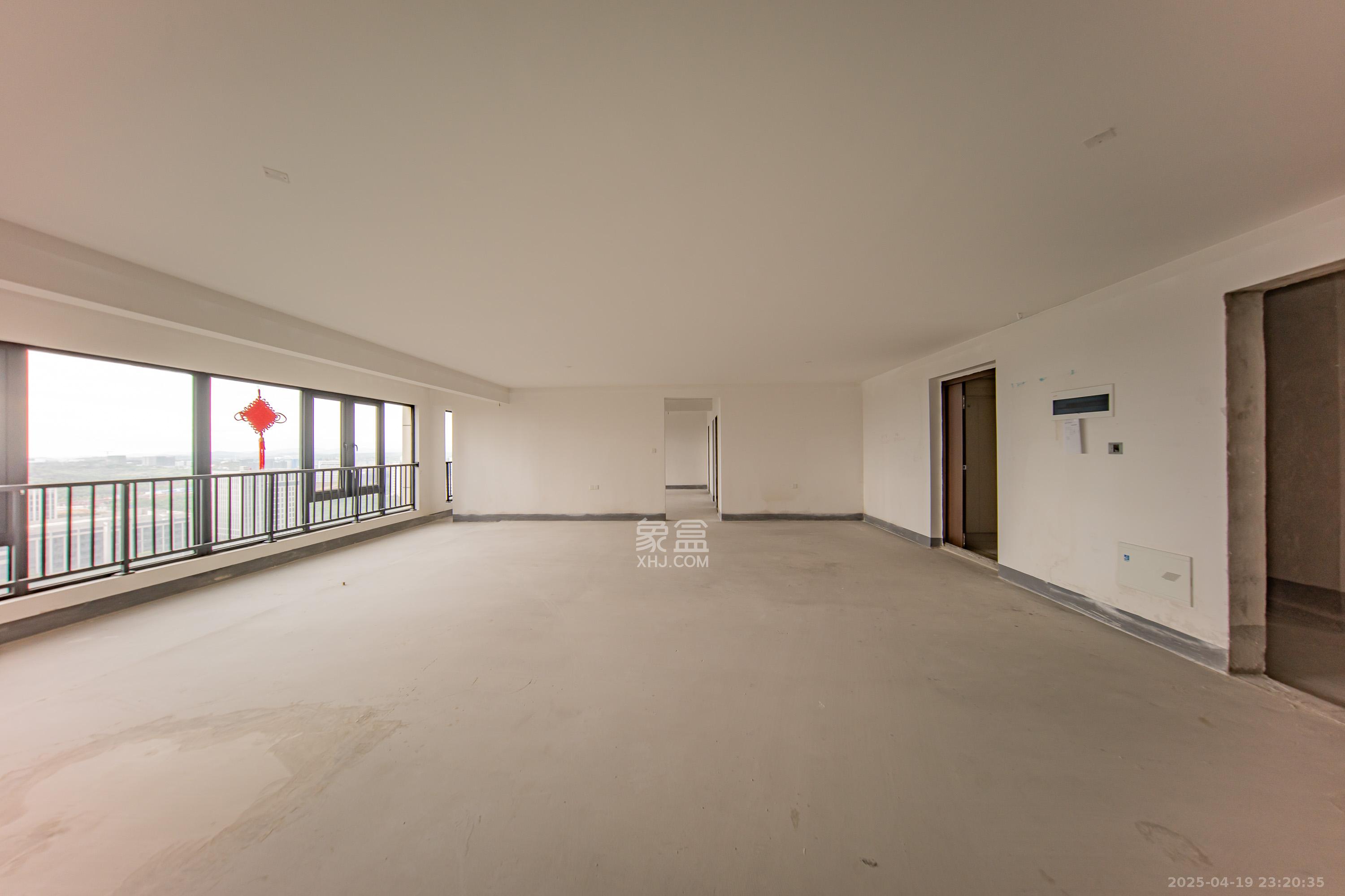 建投象山国际  1室2厅4卫   270.00万客厅