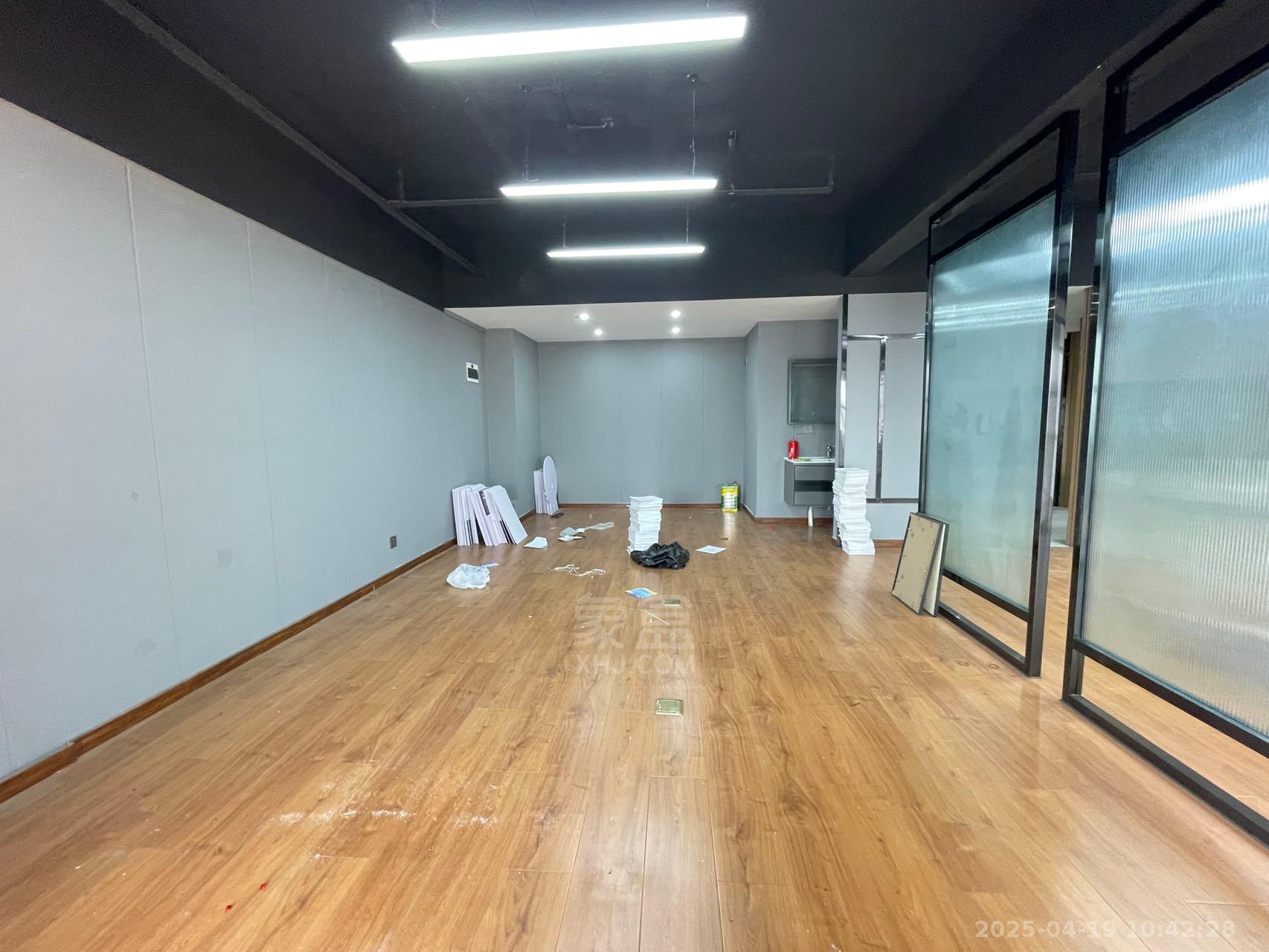 华晨御园  1室0厅0卫   2000.00元/月室内图