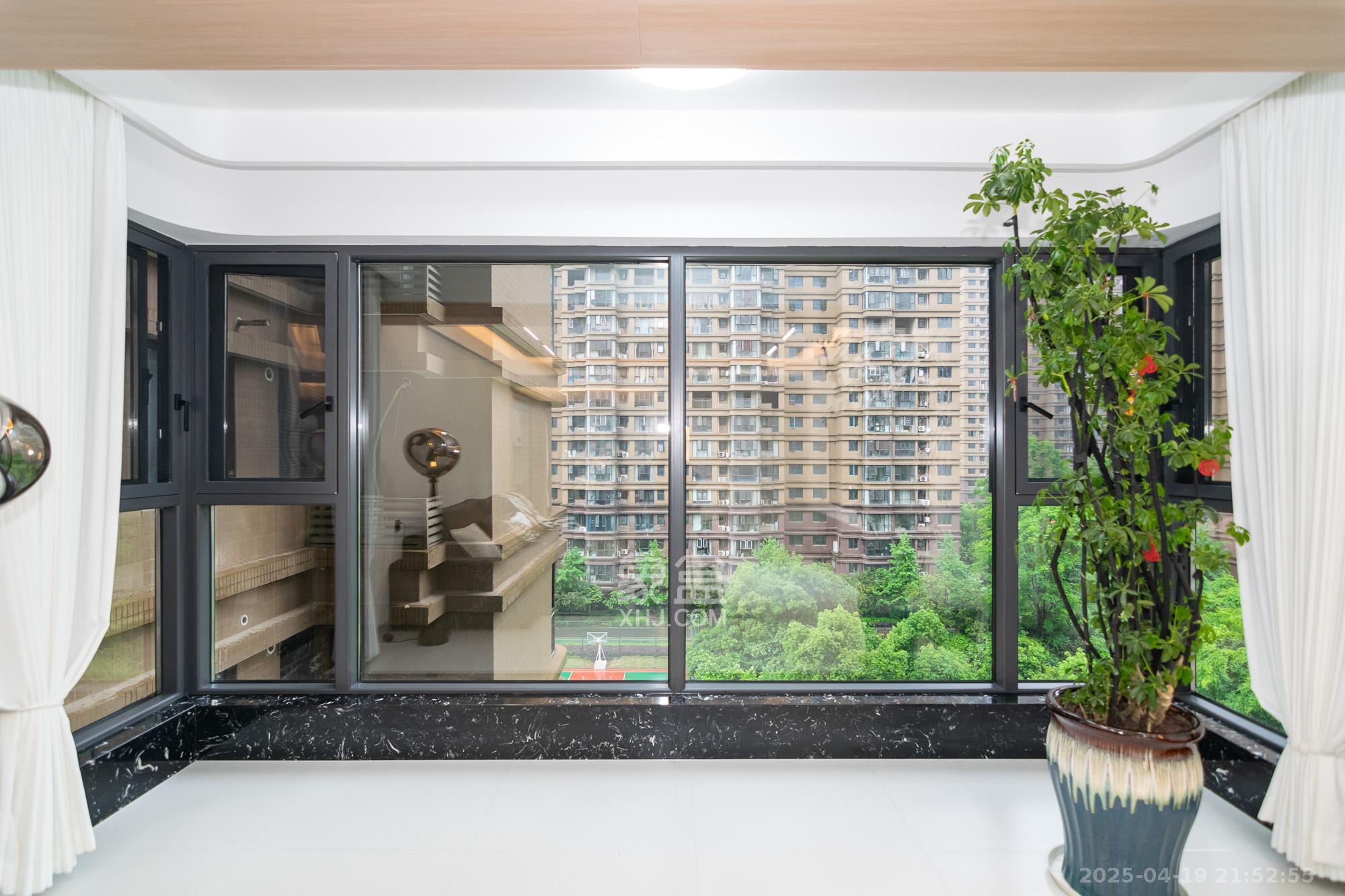 润和长郡(润和紫郡二三期) 5室2厅2卫 146.8万 润和长郡(润和紫郡二三期) 5室2厅2卫 146.8万阳台