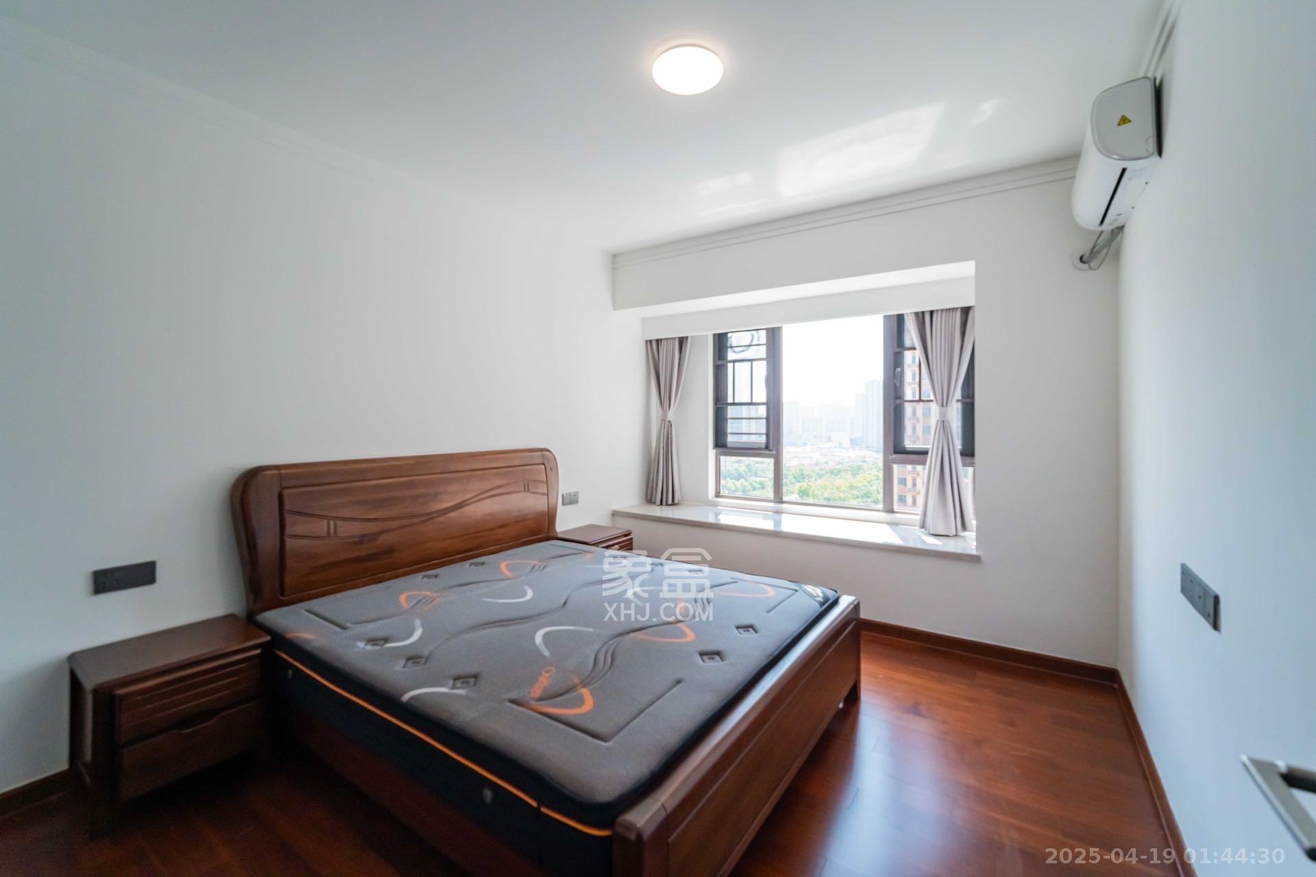 美的置业广场 4室2厅2卫 3500.0元/月 美的置业广场 4室2厅2卫 3500.0元/月室内图