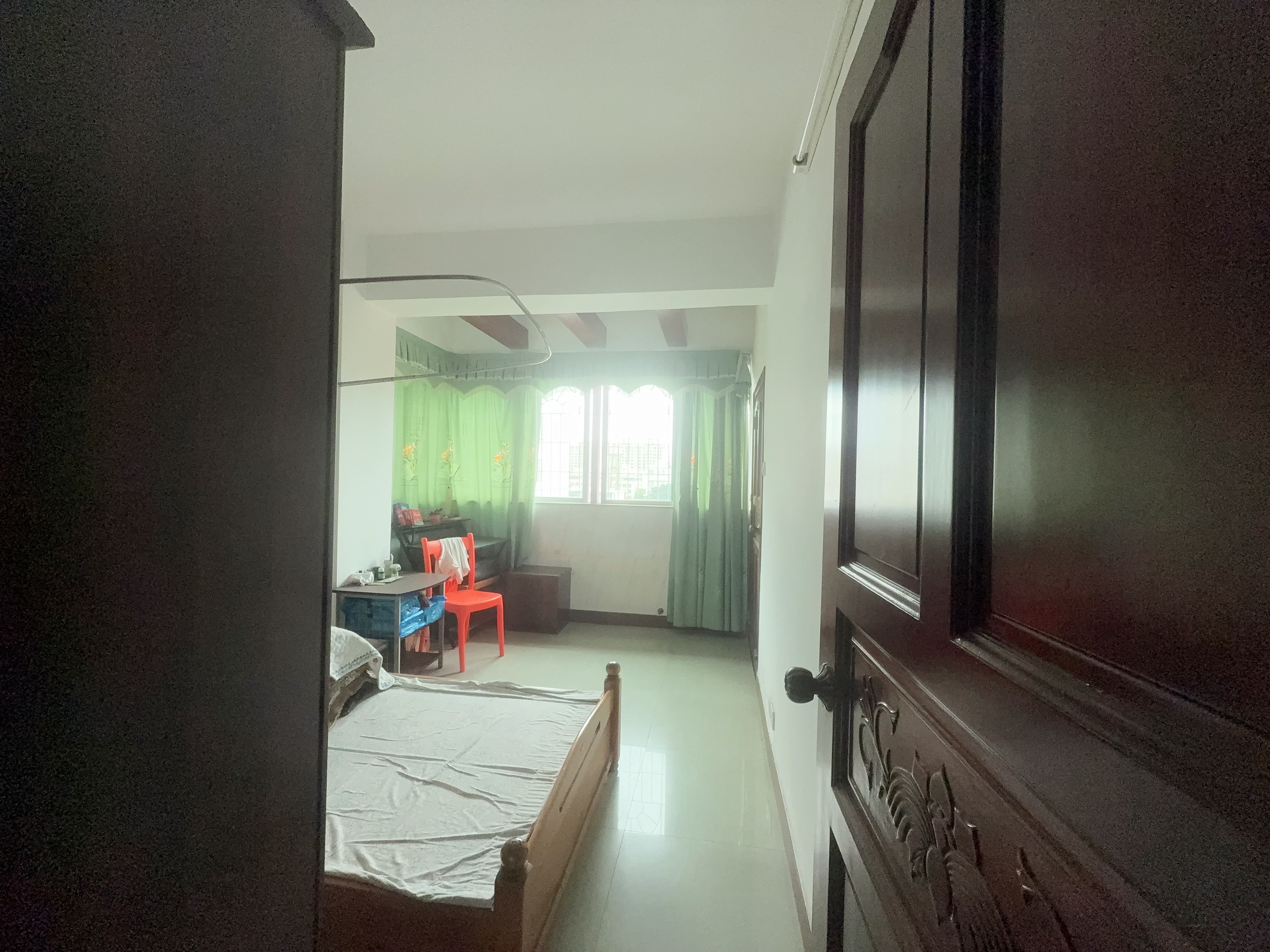 电镀厂宿舍 3室2厅2卫 85.0万 电镀厂宿舍 3室2厅2卫 85.0万客厅