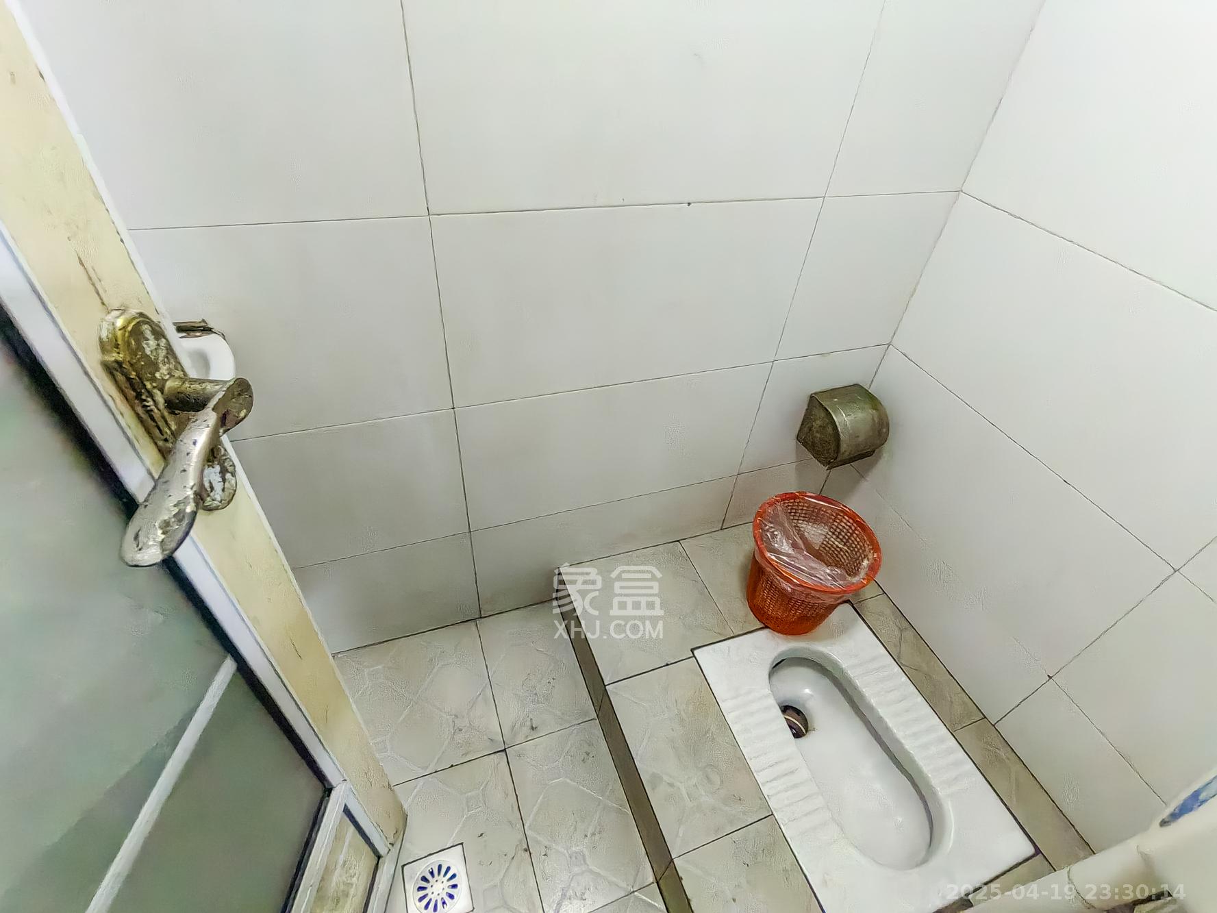 恒广国际物流园 3室2厅0卫 36.8万 恒广国际物流园 3室2厅0卫 36.8万卫生间