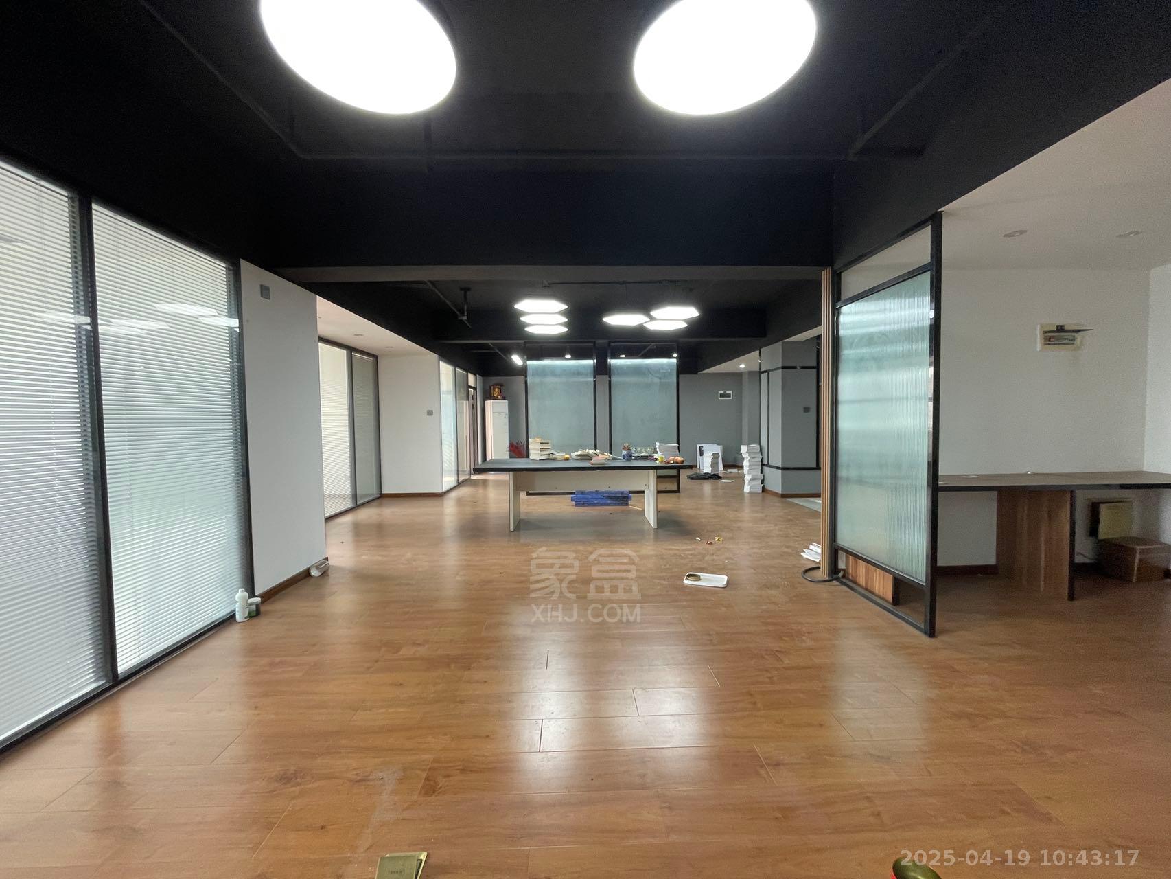 华晨御园 1室0厅0卫 2000.0元/月 华晨御园 1室0厅0卫 2000.0元/月室内图