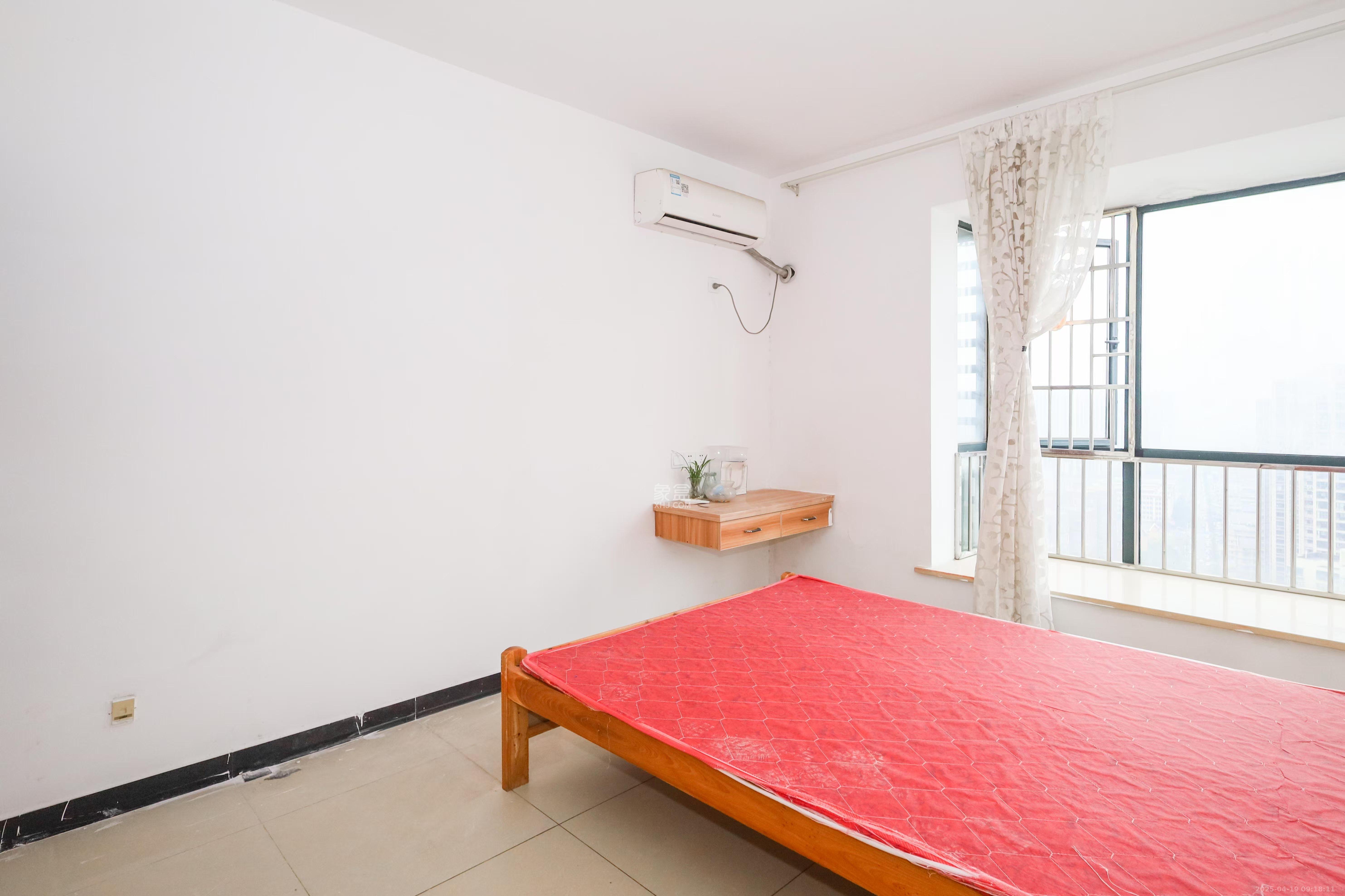 华美公寓(新猎鹰公寓)  3室2厅1卫    2500.0元/月 华美公寓(新猎鹰公寓)  3室2厅1卫    2500.0元/月室内图