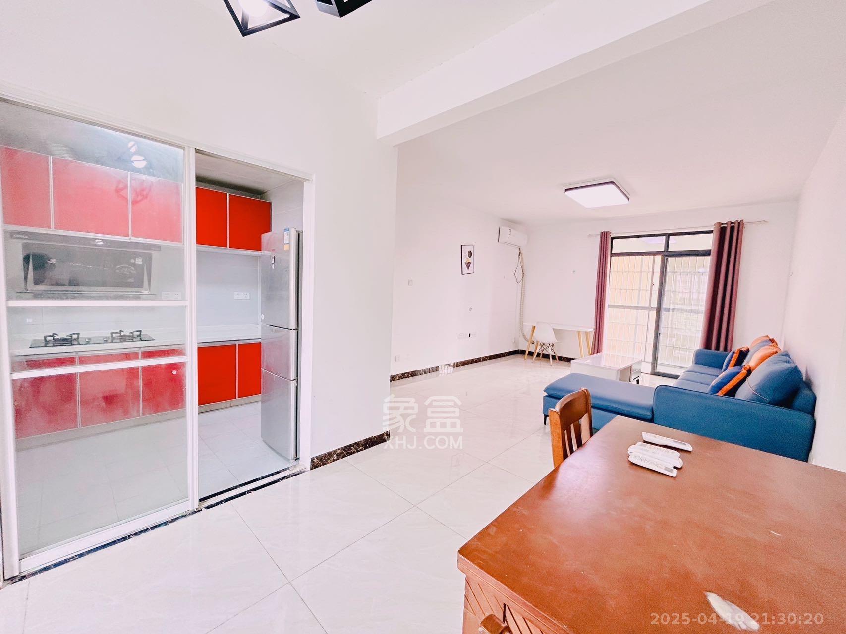 江南华府 4室2厅1卫 2800.0元/月 江南华府 4室2厅1卫 2800.0元/月室内图