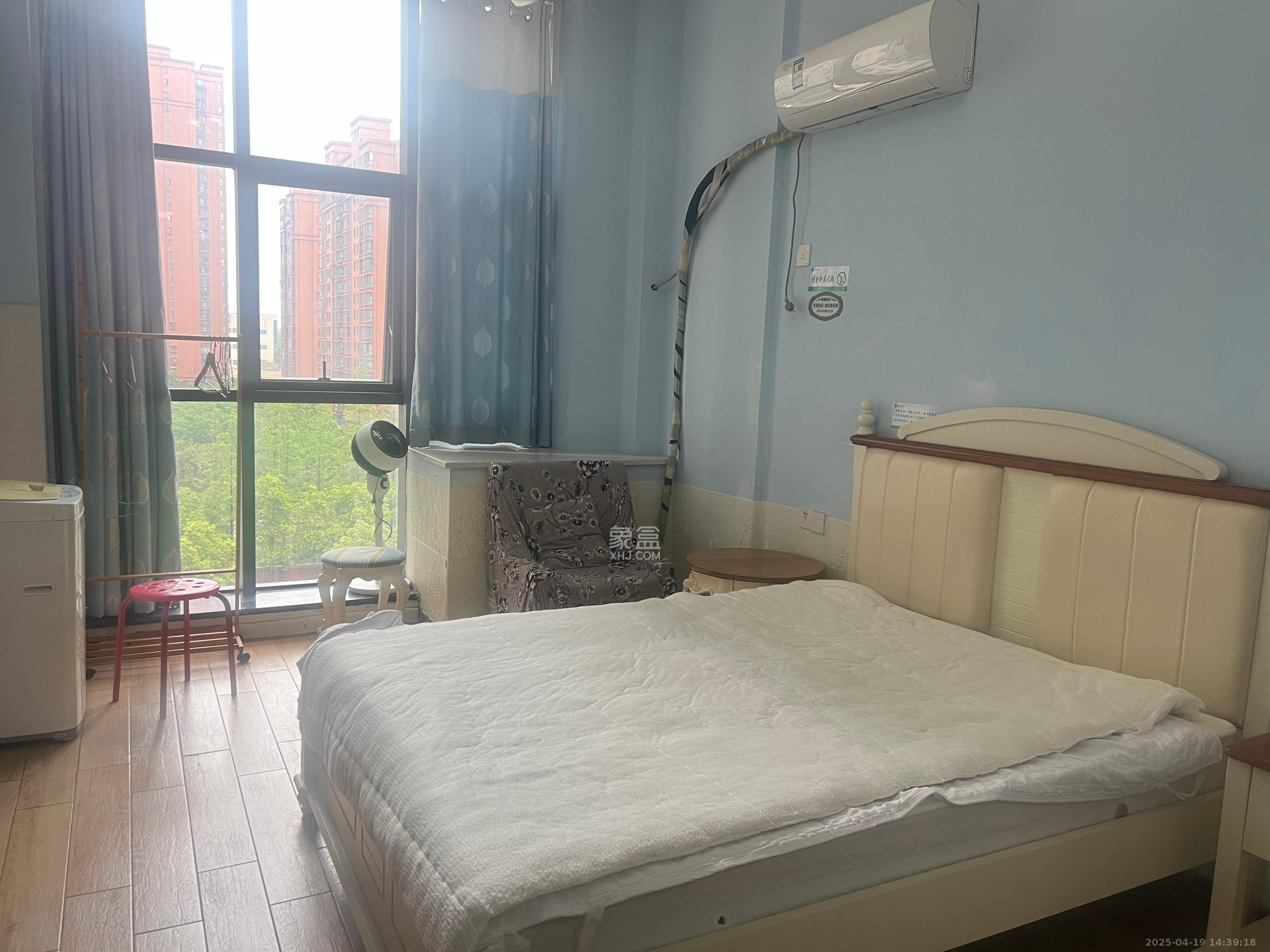 华侨假日中心(晟华苑) 1室1厅1卫 1500.0元/月 华侨假日中心(晟华苑) 1室1厅1卫 1500.0元/月室内图