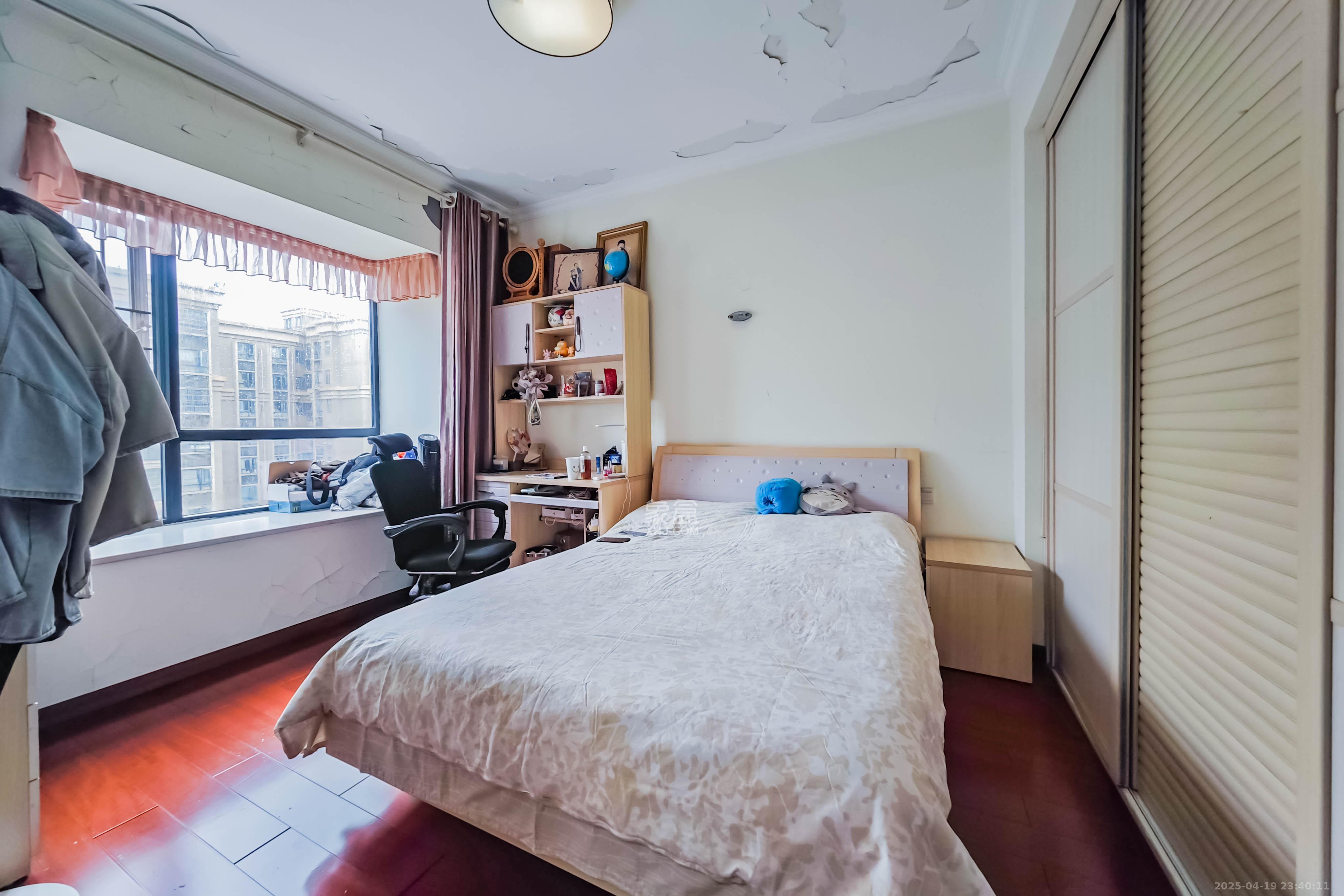 英郡年华  3室2厅2卫    116.8万 英郡年华  3室2厅2卫    116.8万卧室