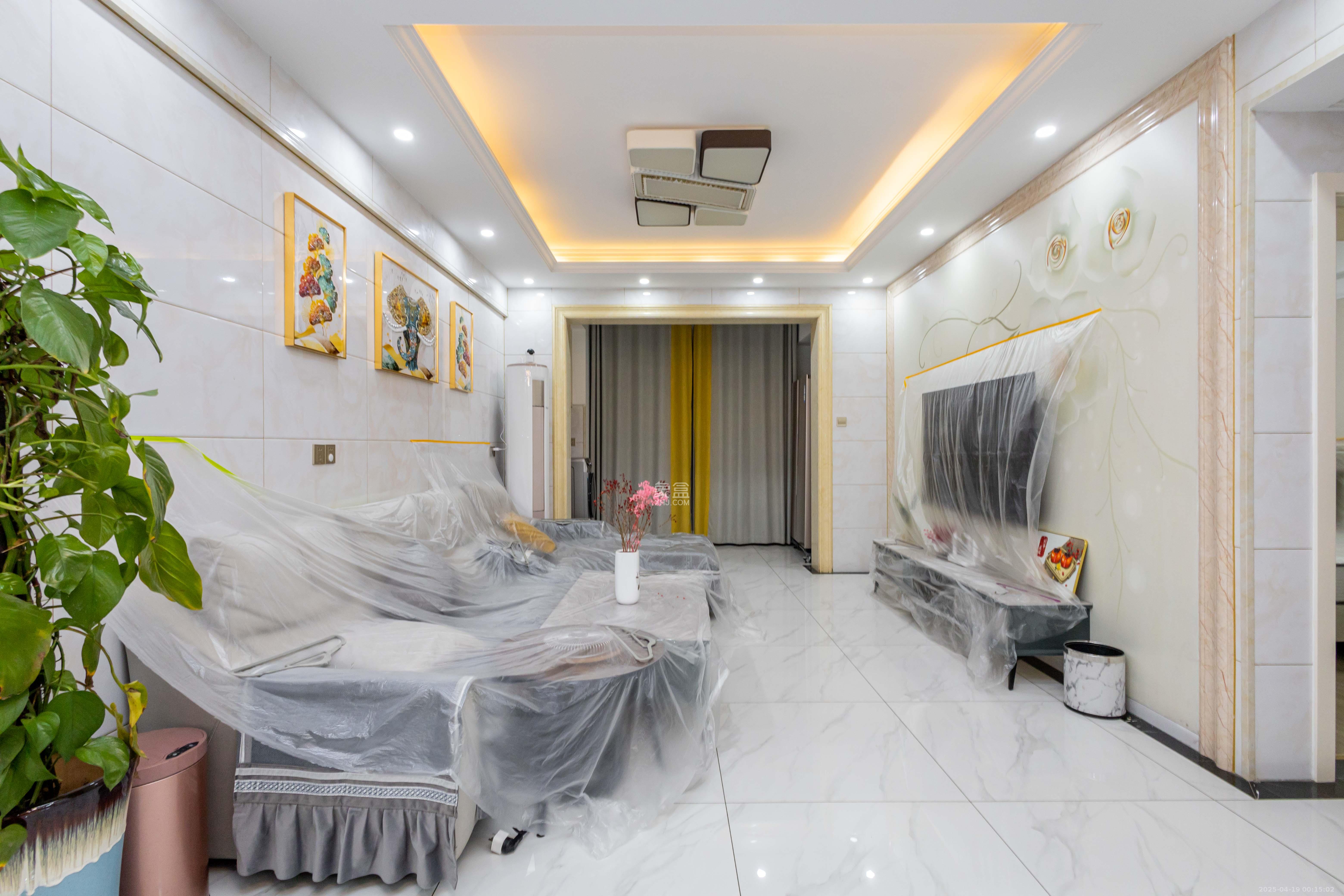 豪庭(江城豪庭) 3室2厅2卫 78.8万 豪庭(江城豪庭) 3室2厅2卫 78.8万客厅