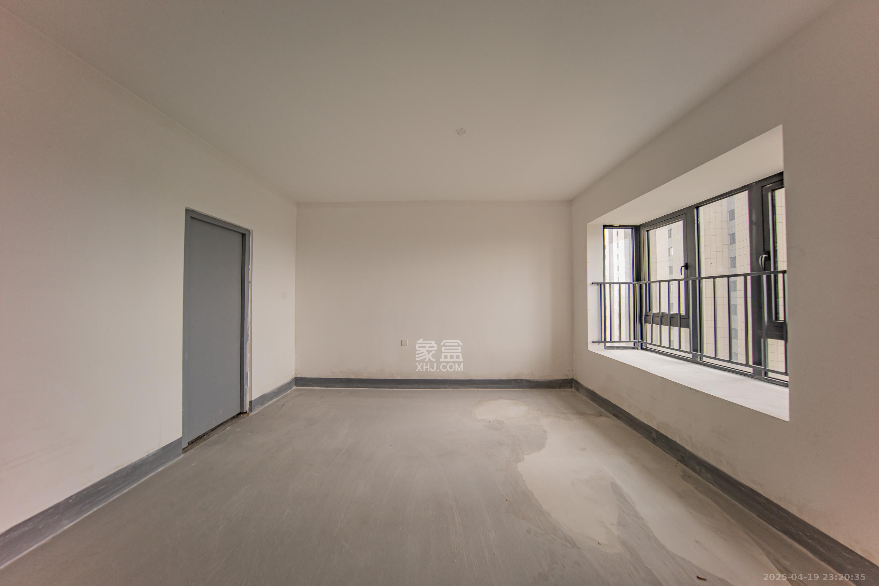 建投象山国际  1室2厅4卫   270.00万卧室