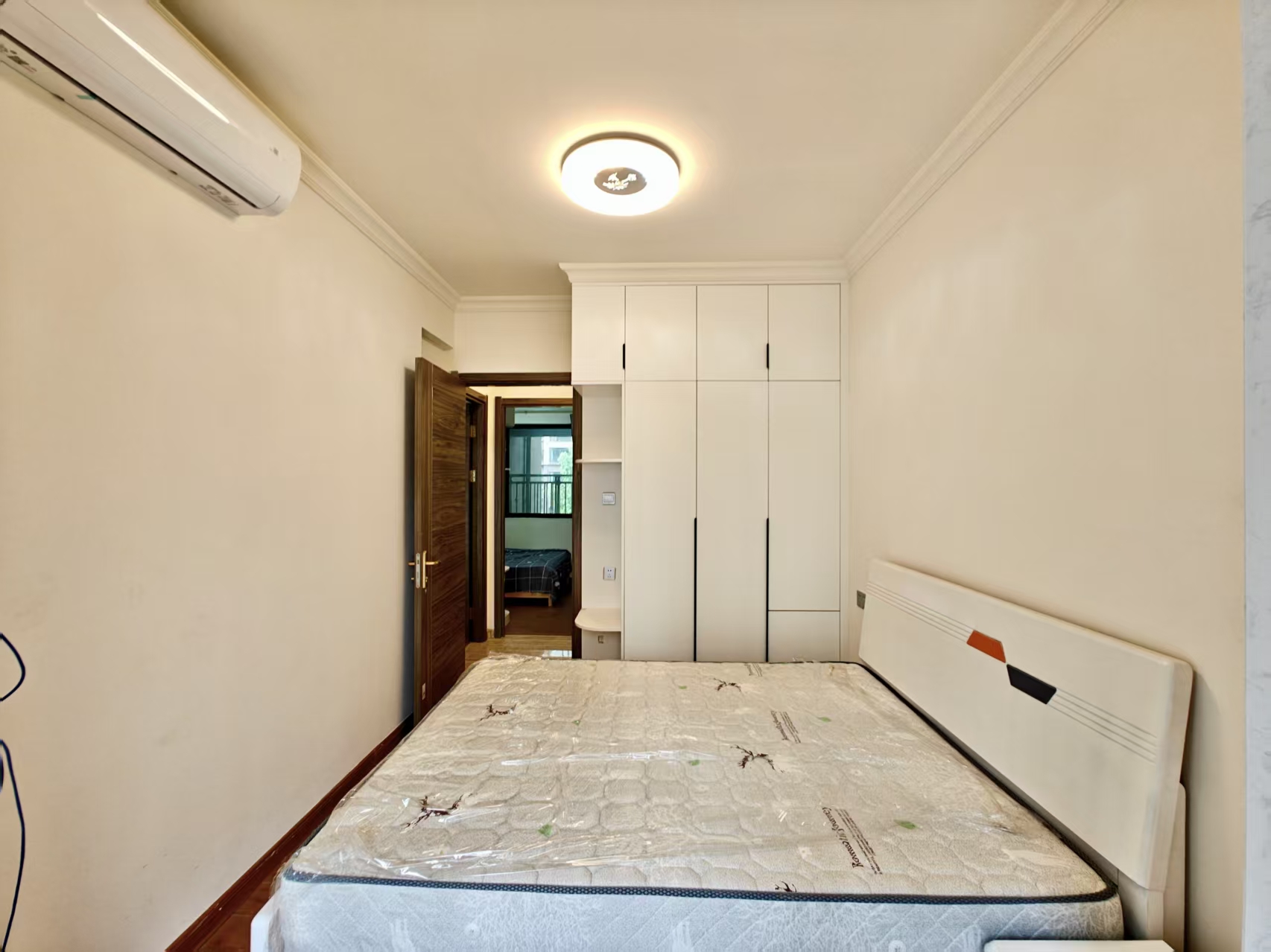 碧桂园酃湖世家 3室2厅2卫 2100.0元/月 碧桂园酃湖世家 3室2厅2卫 2100.0元/月室内图