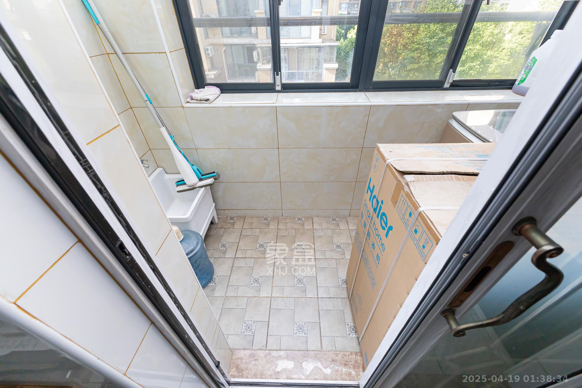 勤诚达新界  4室2厅1卫    119.0万 勤诚达新界  4室2厅1卫    119.0万阳台