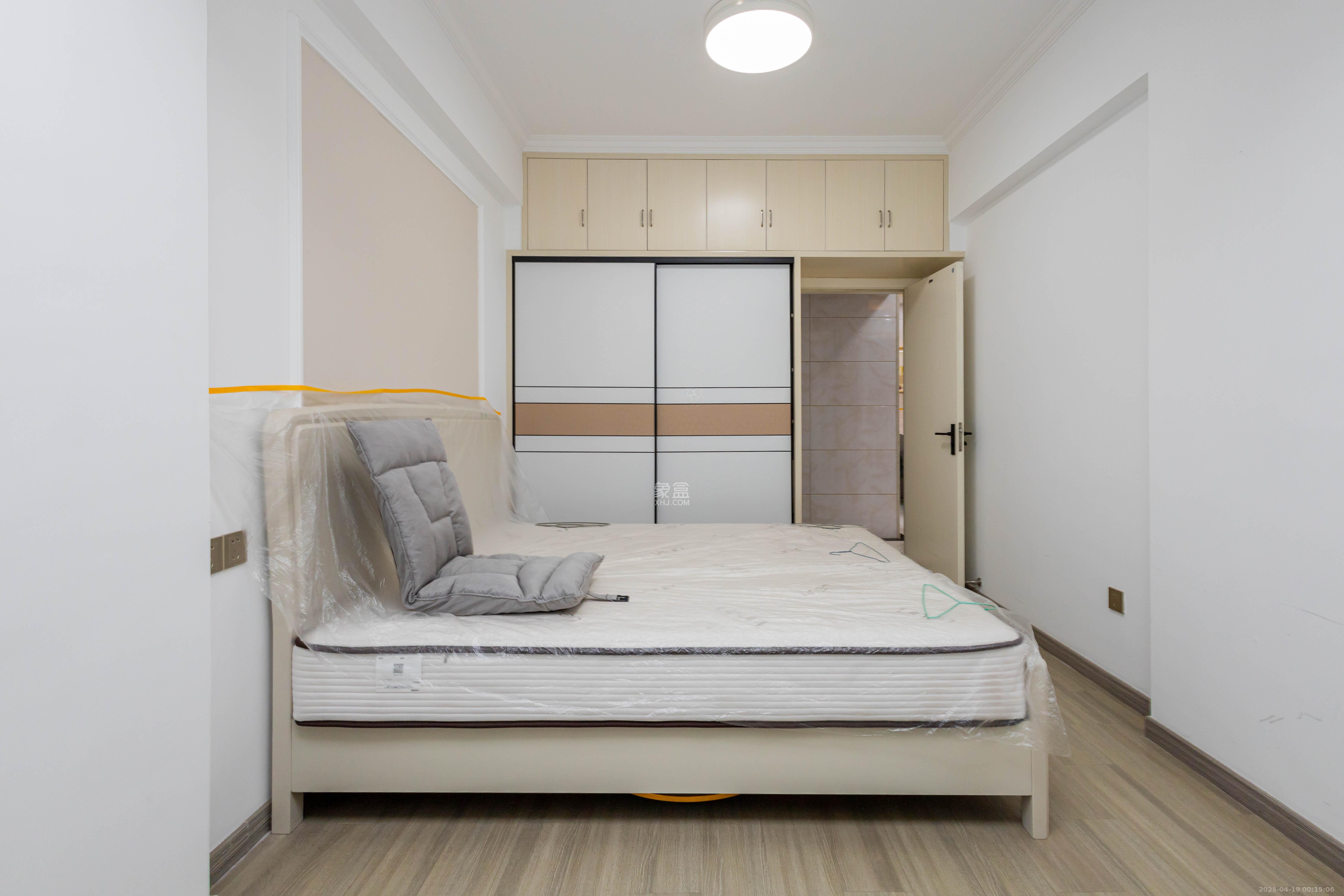 豪庭(江城豪庭) 3室2厅2卫 78.8万 豪庭(江城豪庭) 3室2厅2卫 78.8万卧室