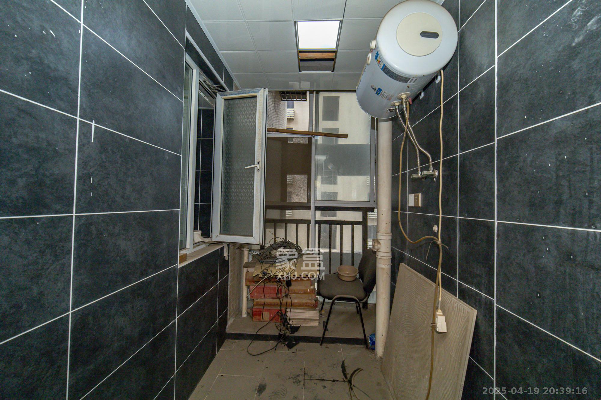 新长海广场 3室2厅2卫 42.5万 新长海广场 3室2厅2卫 42.5万其他