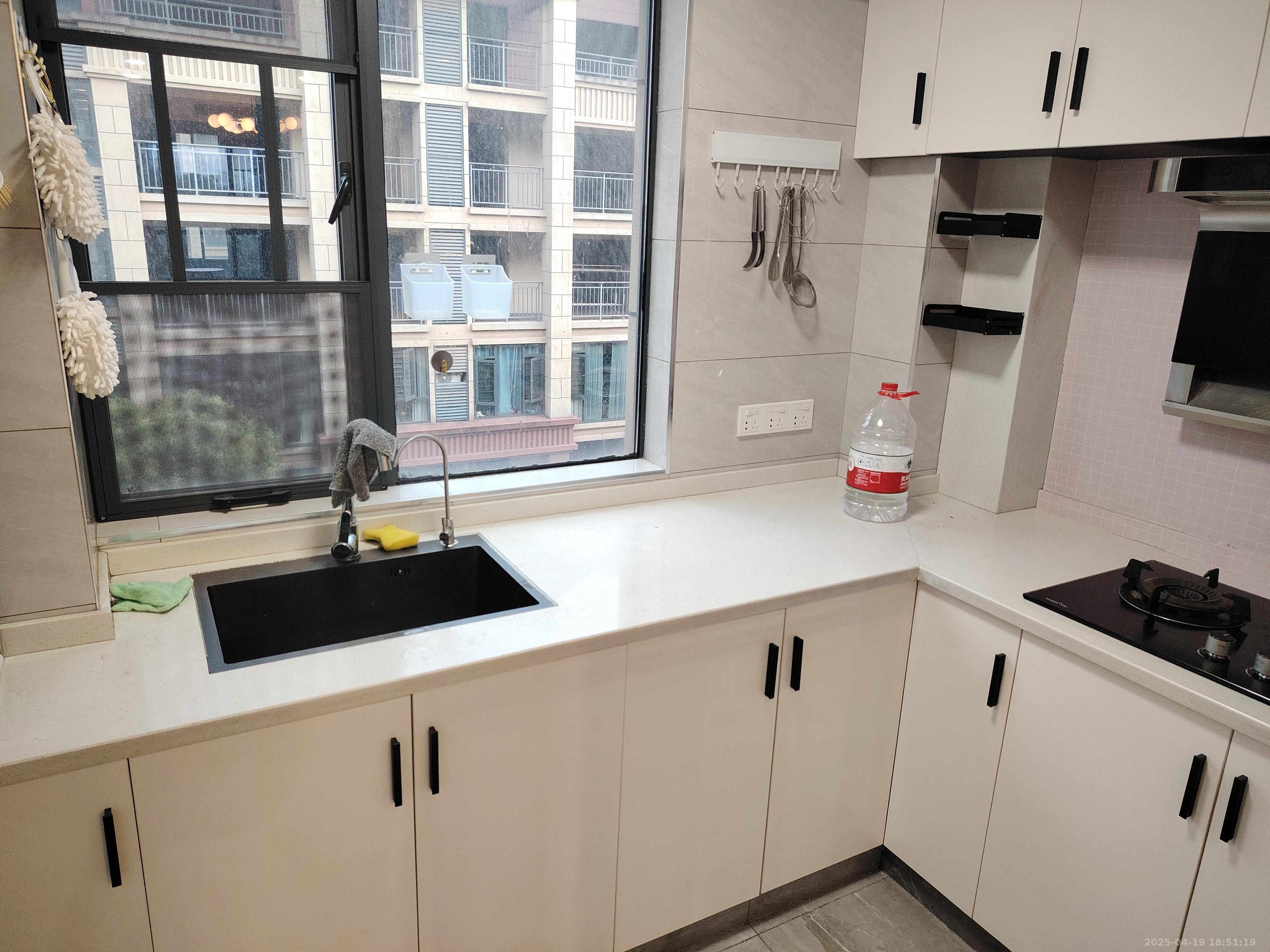 盛世金龙湾 3室2厅2卫 2000.0元/月 盛世金龙湾 3室2厅2卫 2000.0元/月室内图