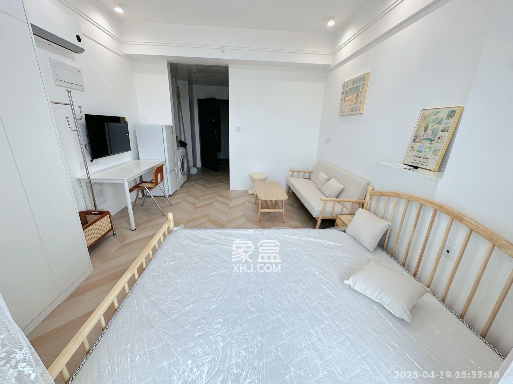 华润置地中心  1室1厅1卫    2800.0元/月室内图