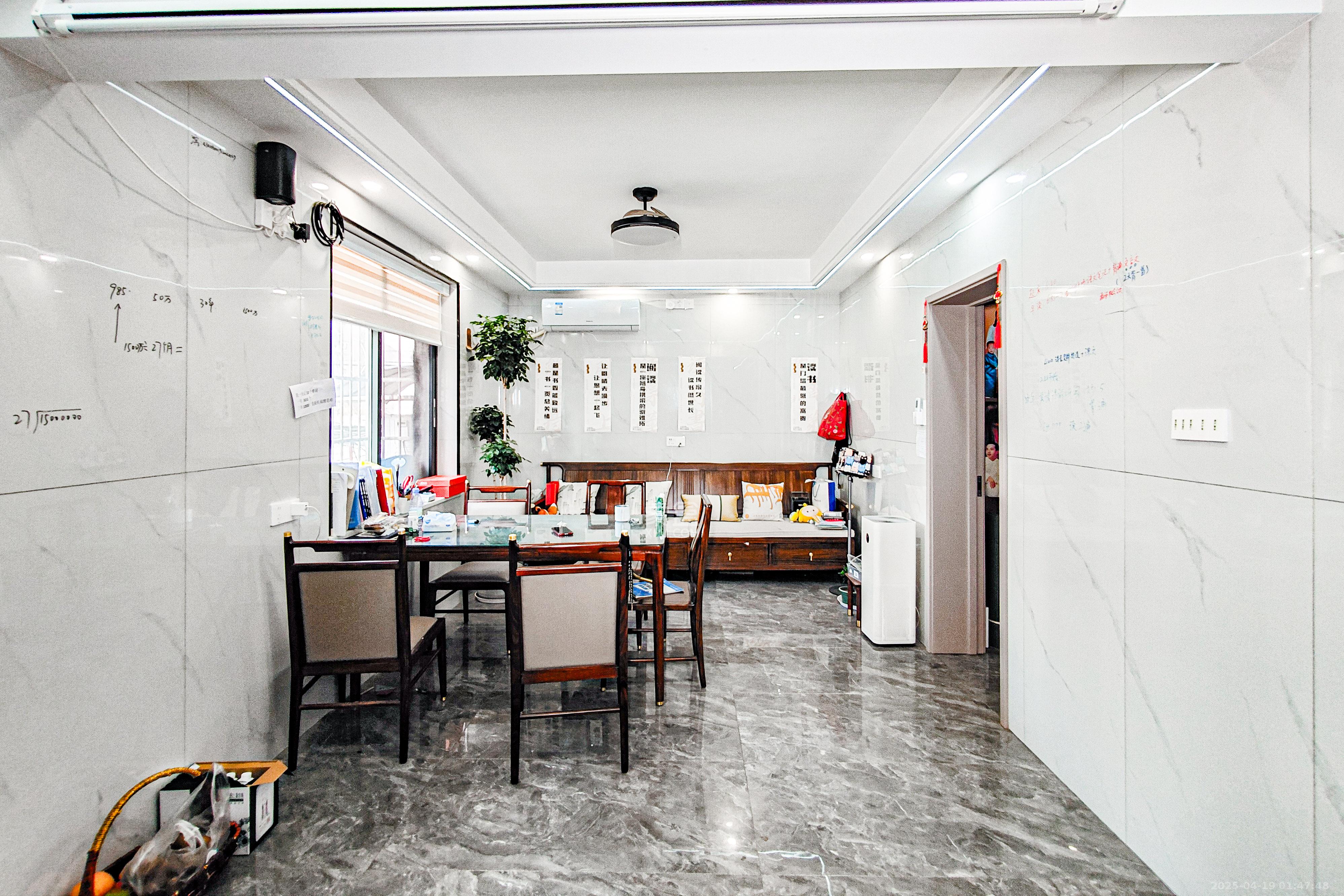 冶金厅宿舍(祝威岗小区15号)  3室2厅1卫    123.6万 冶金厅宿舍(祝威岗小区15号)  3室2厅1卫    123.6万客厅