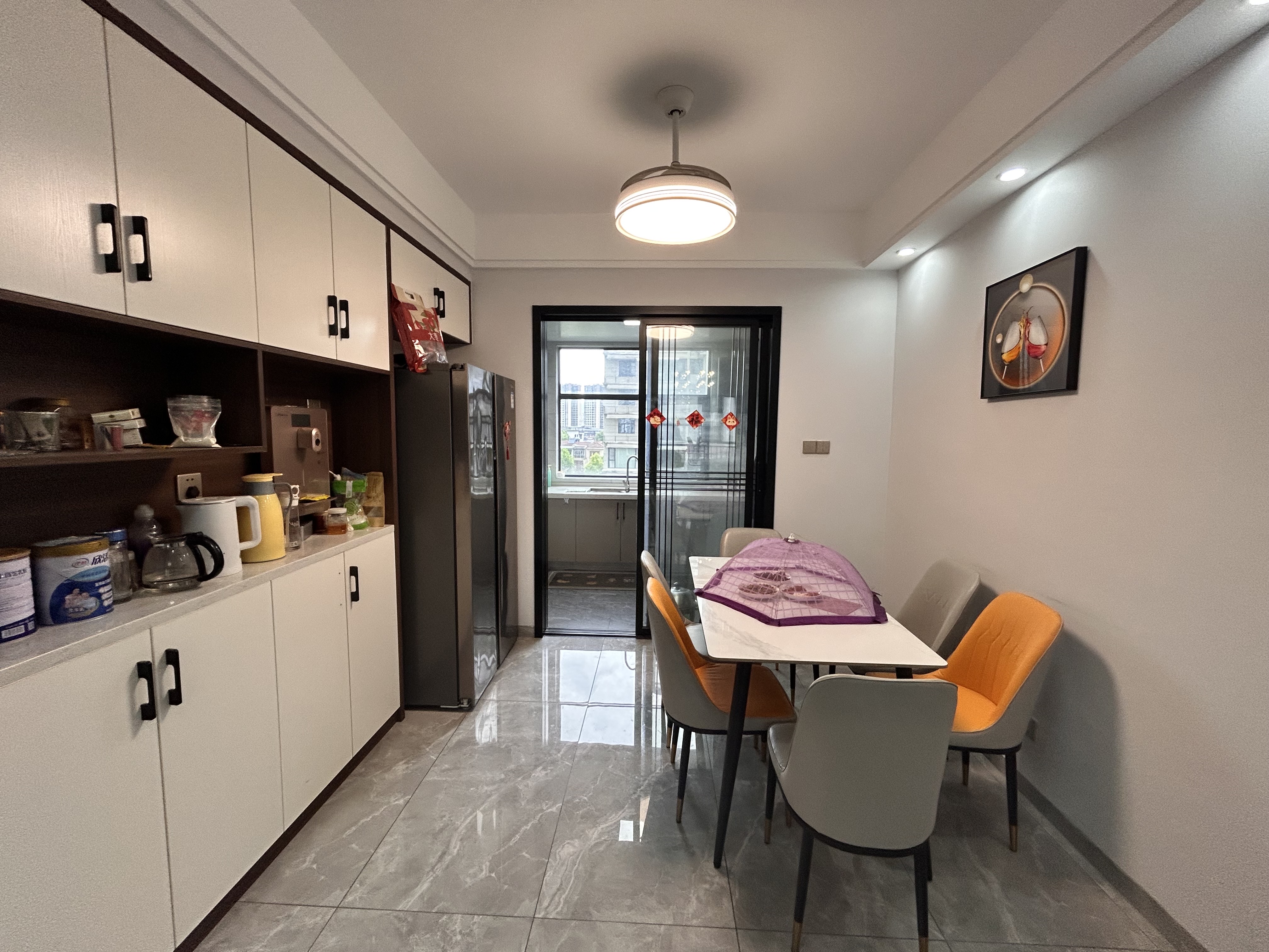 金色家园 3室2厅2卫 2333.0元/月 金色家园 3室2厅2卫 2333.0元/月室内图