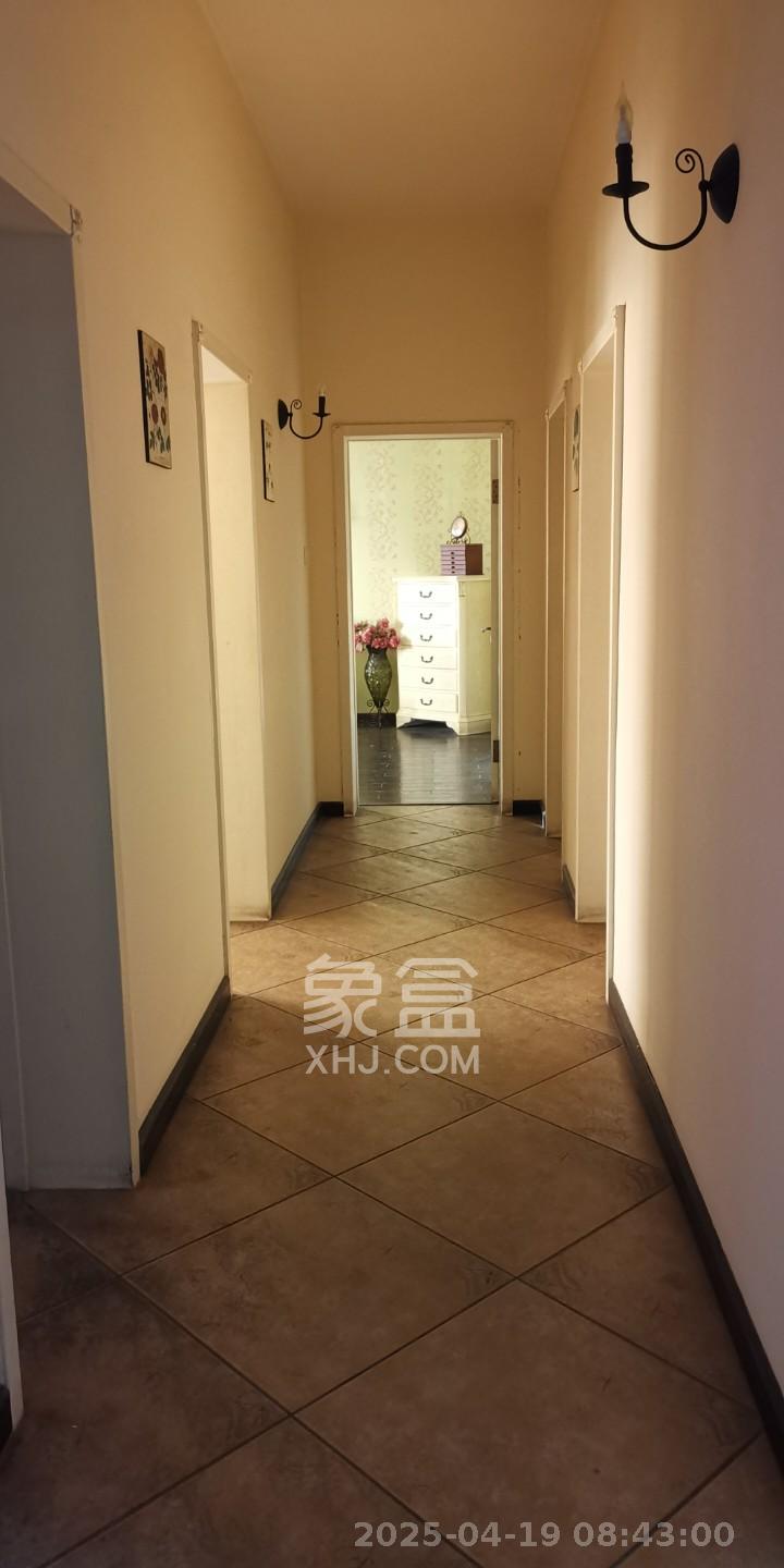 盘龙名府  4室2厅2卫    68.0万 盘龙名府  4室2厅2卫    68.0万室内图