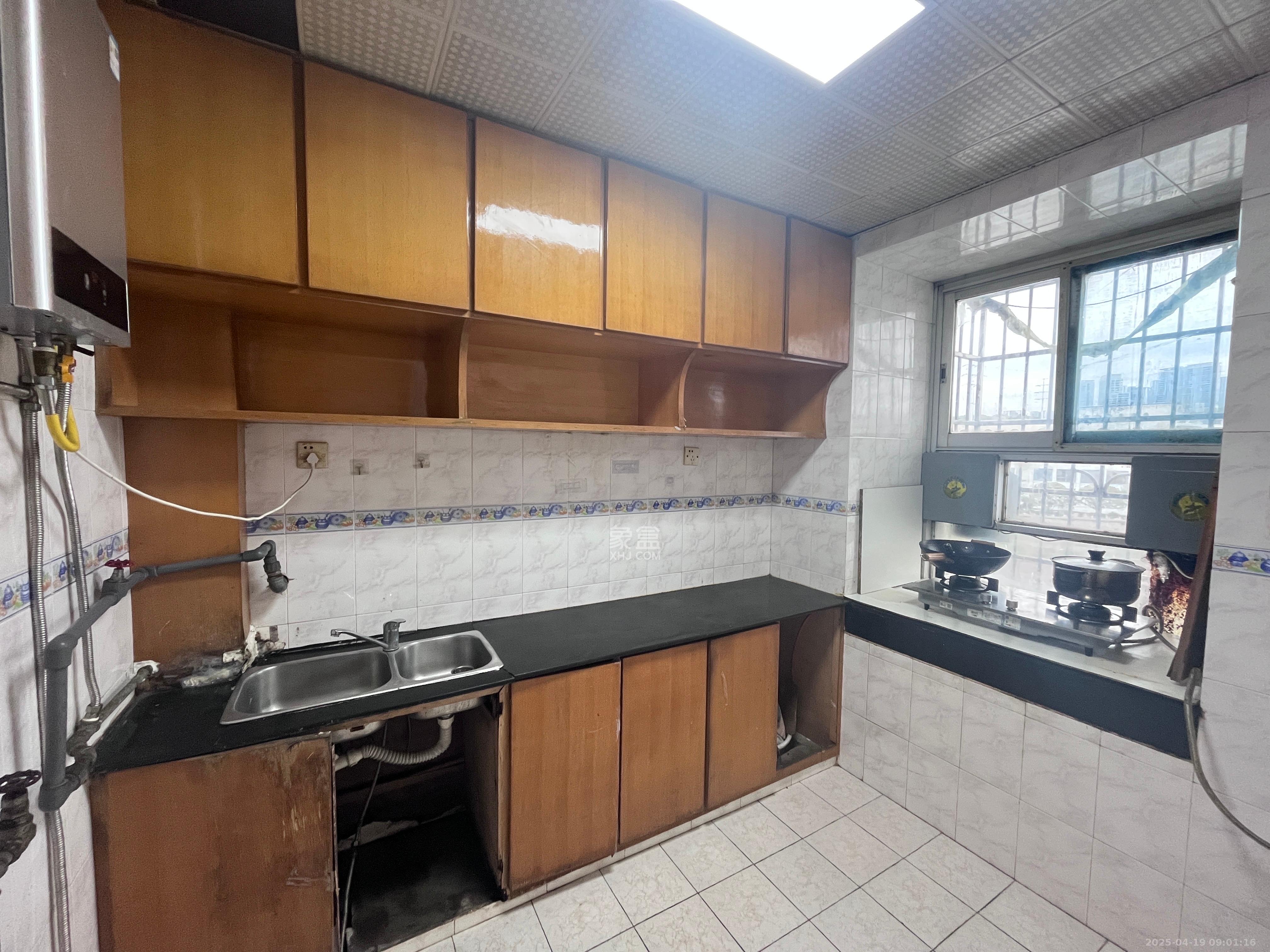 新天小区  3室2厅1卫   1400.00元/月室内图