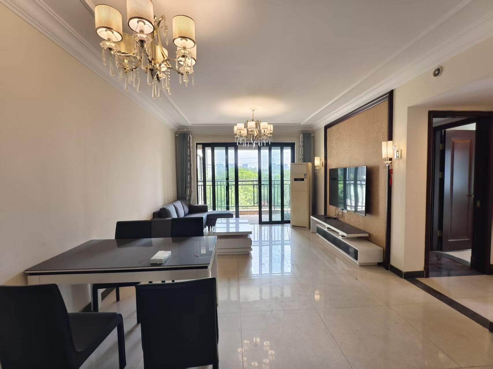 恒大华府 3室2厅2卫 68.8万 恒大华府 3室2厅2卫 68.8万室内图