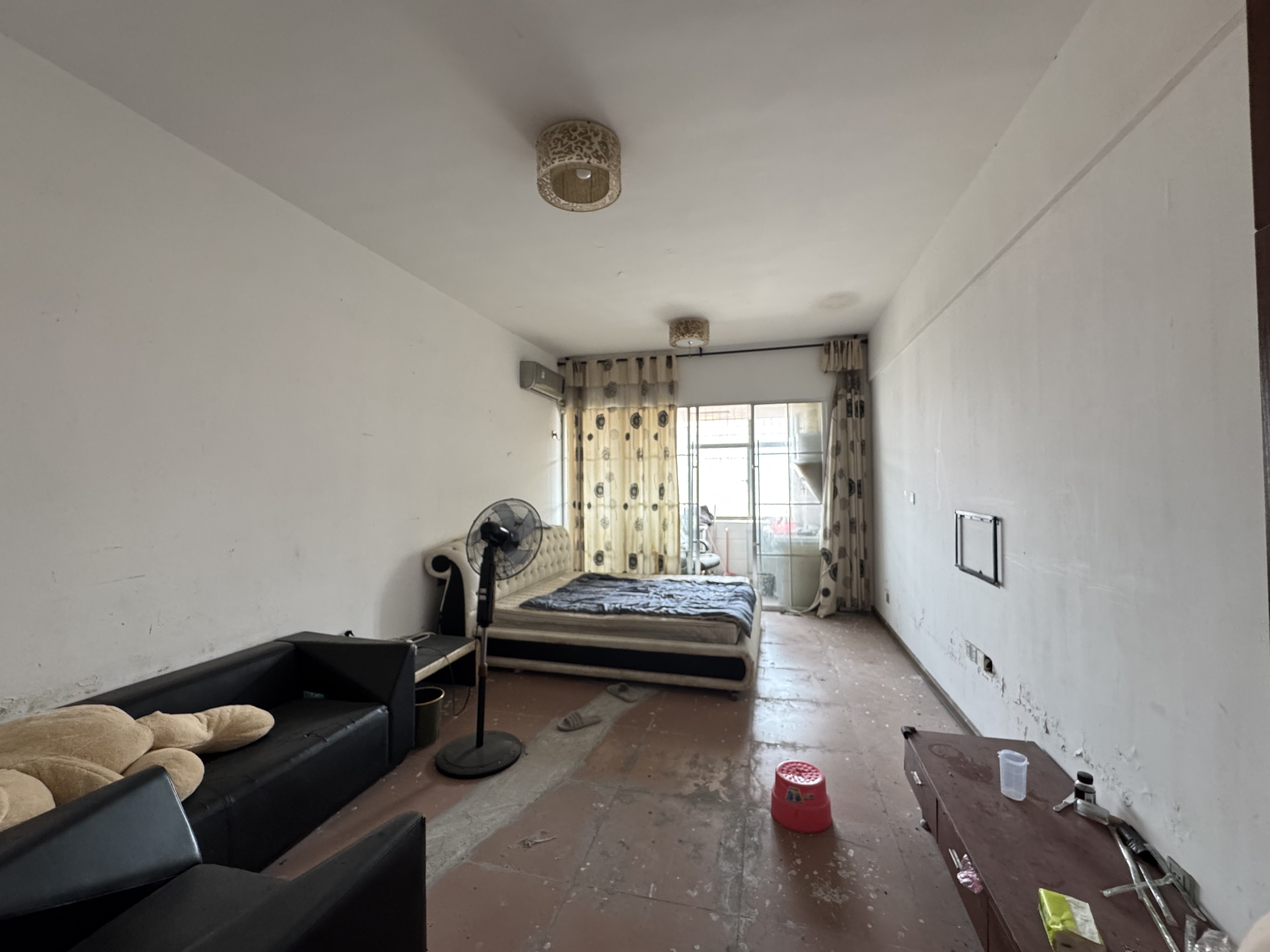 庐山春天大厦(和一宾馆)  1室1厅1卫    16.8万 庐山春天大厦(和一宾馆)  1室1厅1卫    16.8万室内图