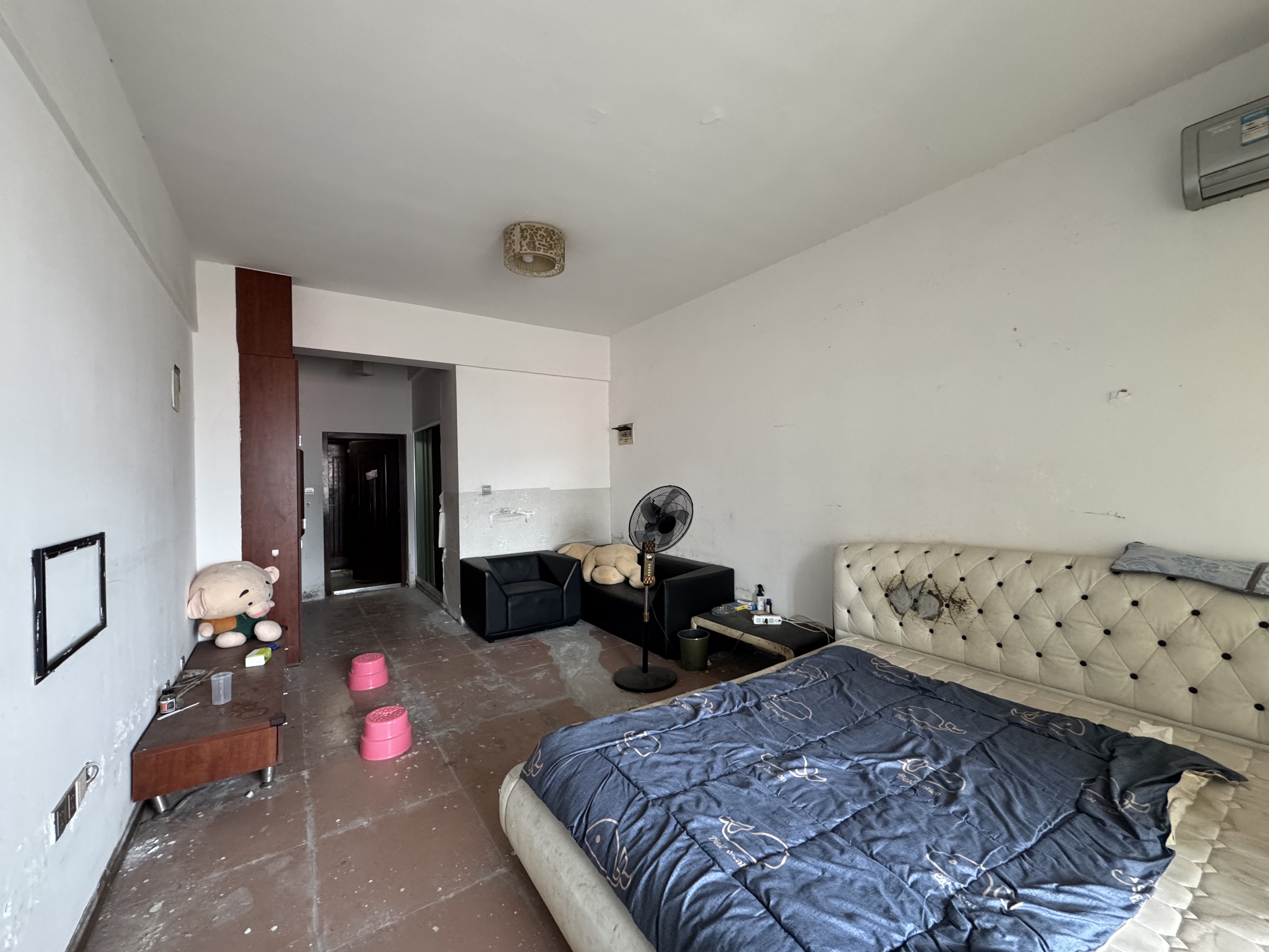 庐山春天大厦(和一宾馆)  1室1厅1卫    16.8万 庐山春天大厦(和一宾馆)  1室1厅1卫    16.8万室内图