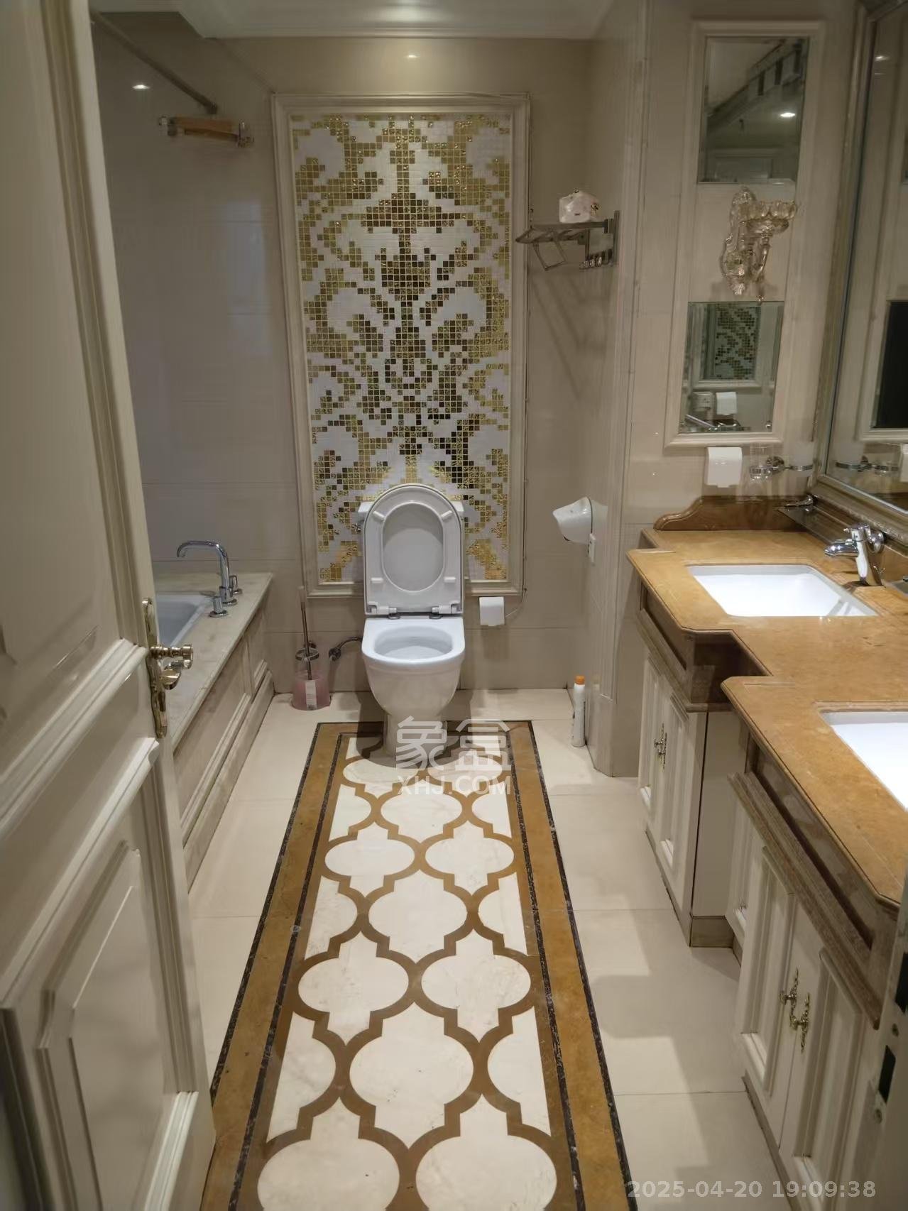 万达公馆  4室2厅4卫    9000.0元/月 万达公馆  4室2厅4卫    9000.0元/月