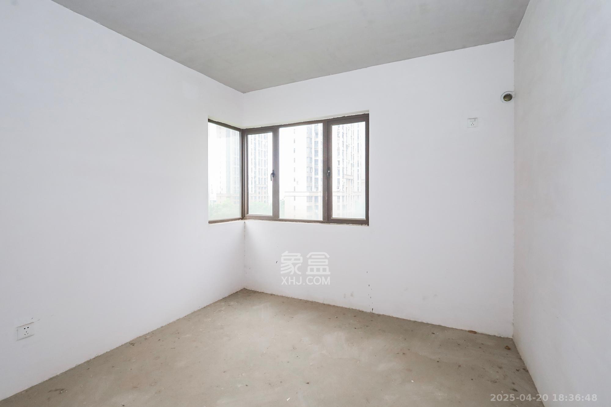 南山雍江汇（滨江国际新城）  4室2厅1卫    209.0万卧室