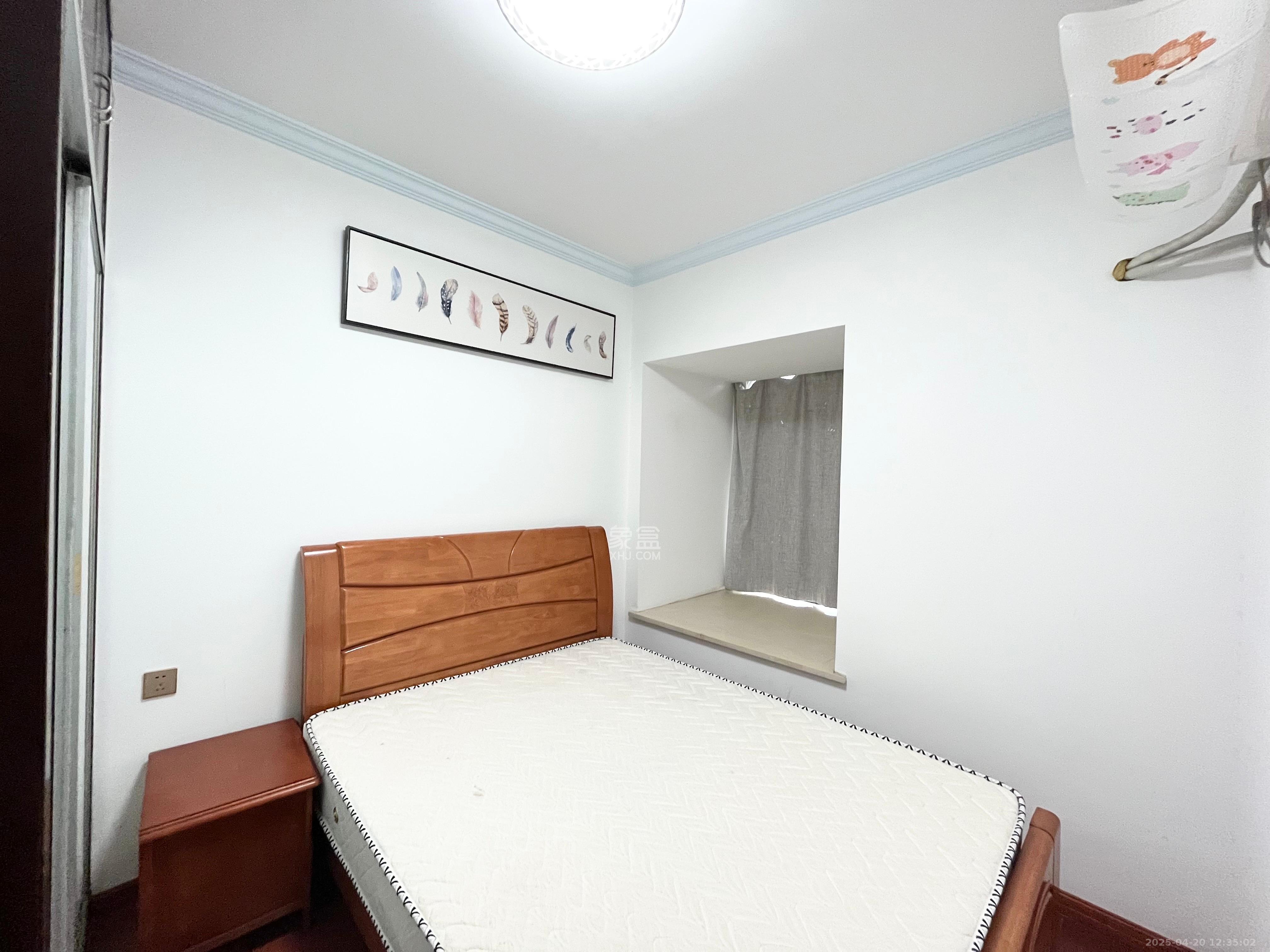保利麓谷林语A区  1室2厅1卫   2800.00元/月室内图