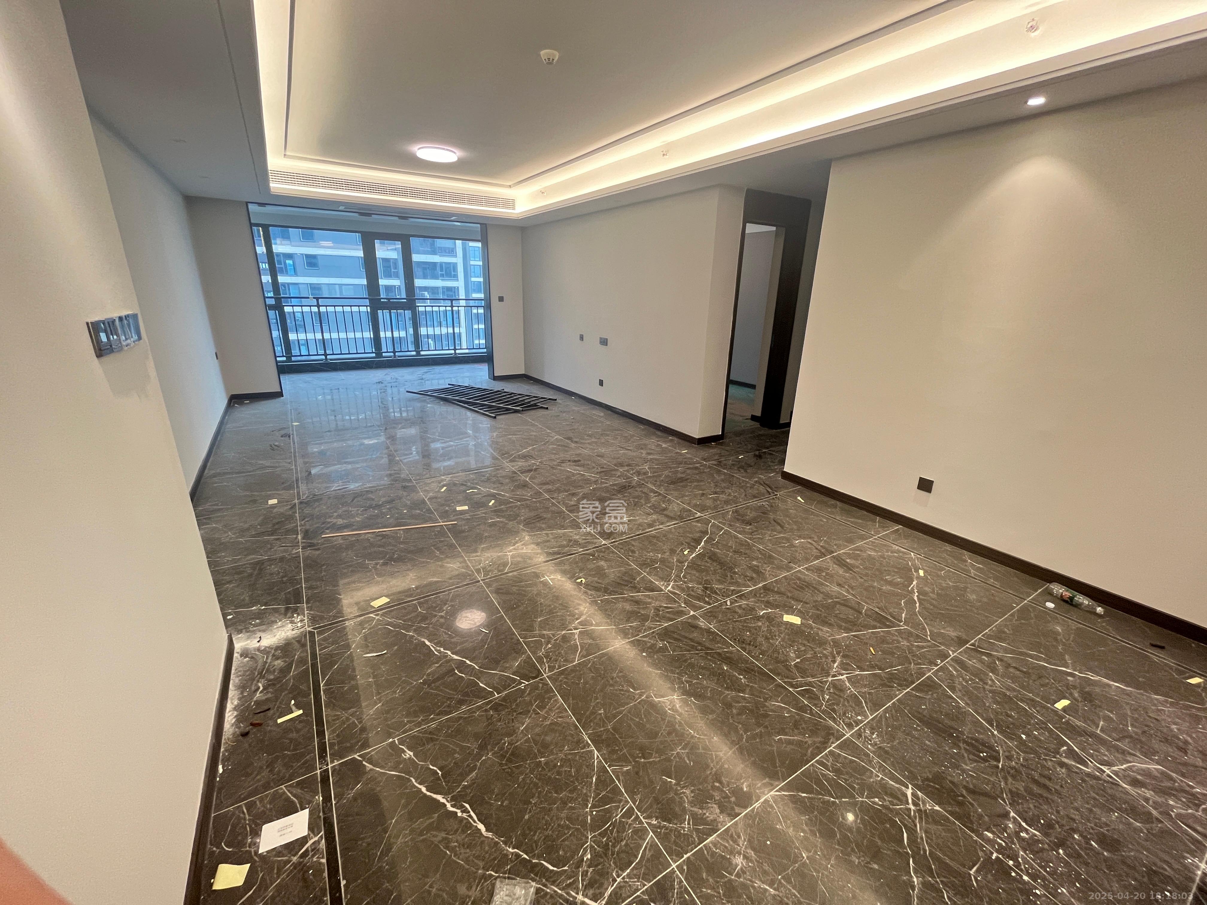 绿地麓云国际一期 4室2厅2卫 5000.0元/月 绿地麓云国际一期 4室2厅2卫 5000.0元/月室内图