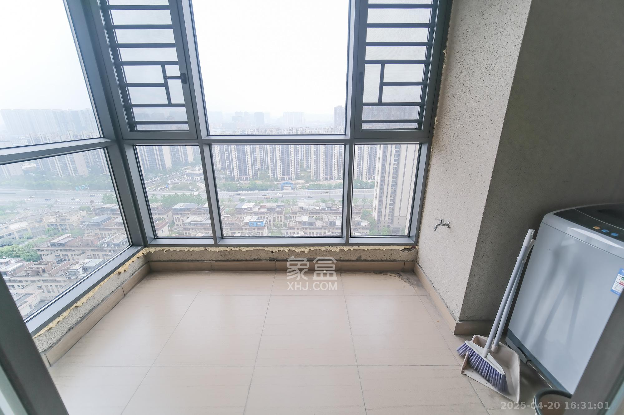 碧桂园翘楚棠 3室1厅1卫 95.0万 碧桂园翘楚棠 3室1厅1卫 95.0万阳台