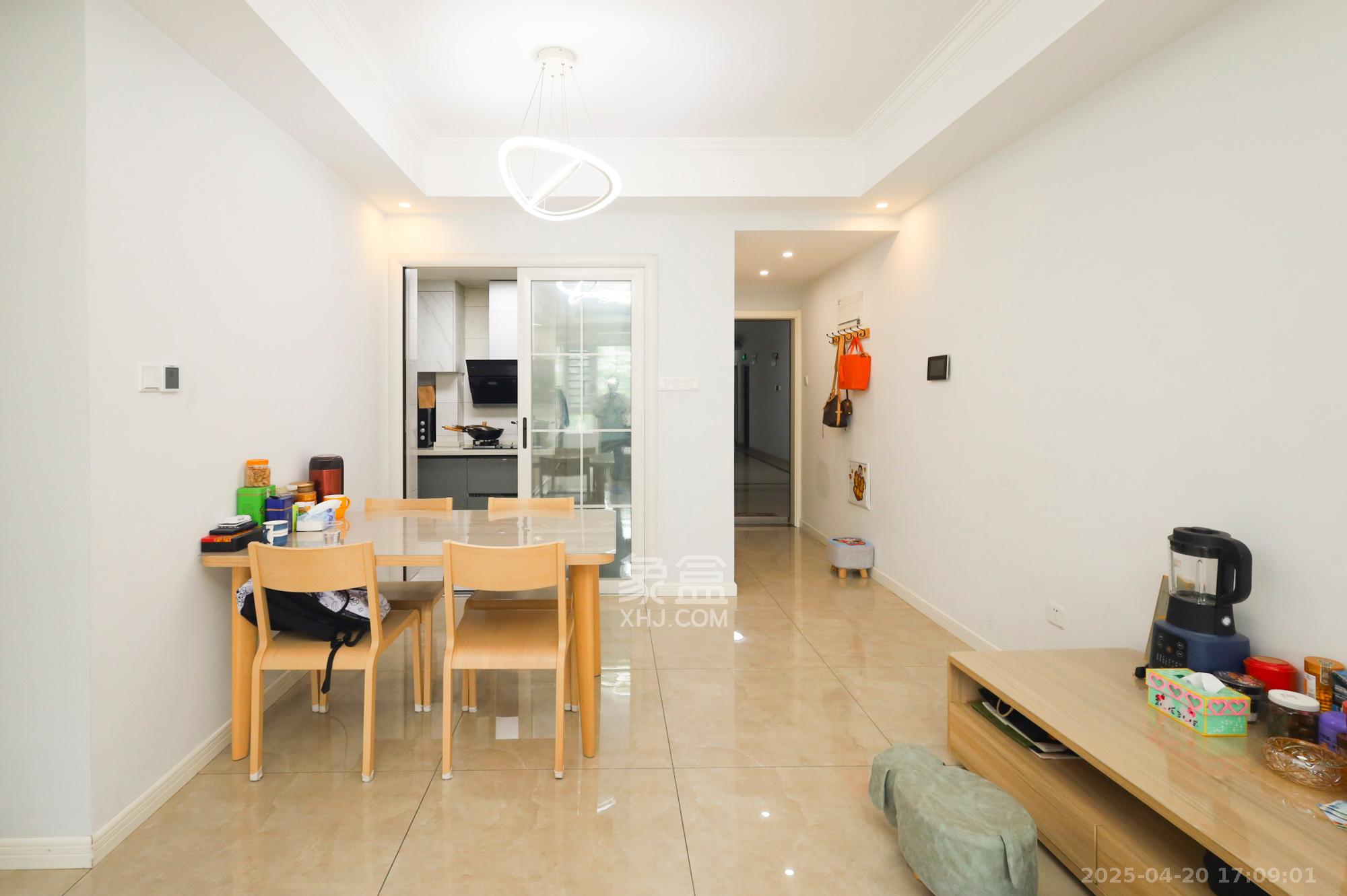 山语城三期  3室2厅1卫    69.8万 山语城三期  3室2厅1卫    69.8万客厅