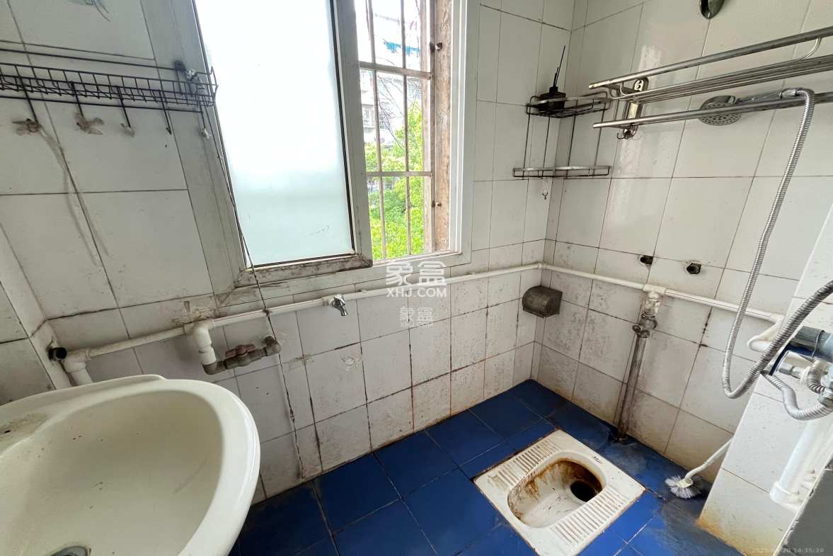 高桥火焰市场  2室1厅1卫    1400.0元/月 高桥火焰市场  2室1厅1卫    1400.0元/月室内图